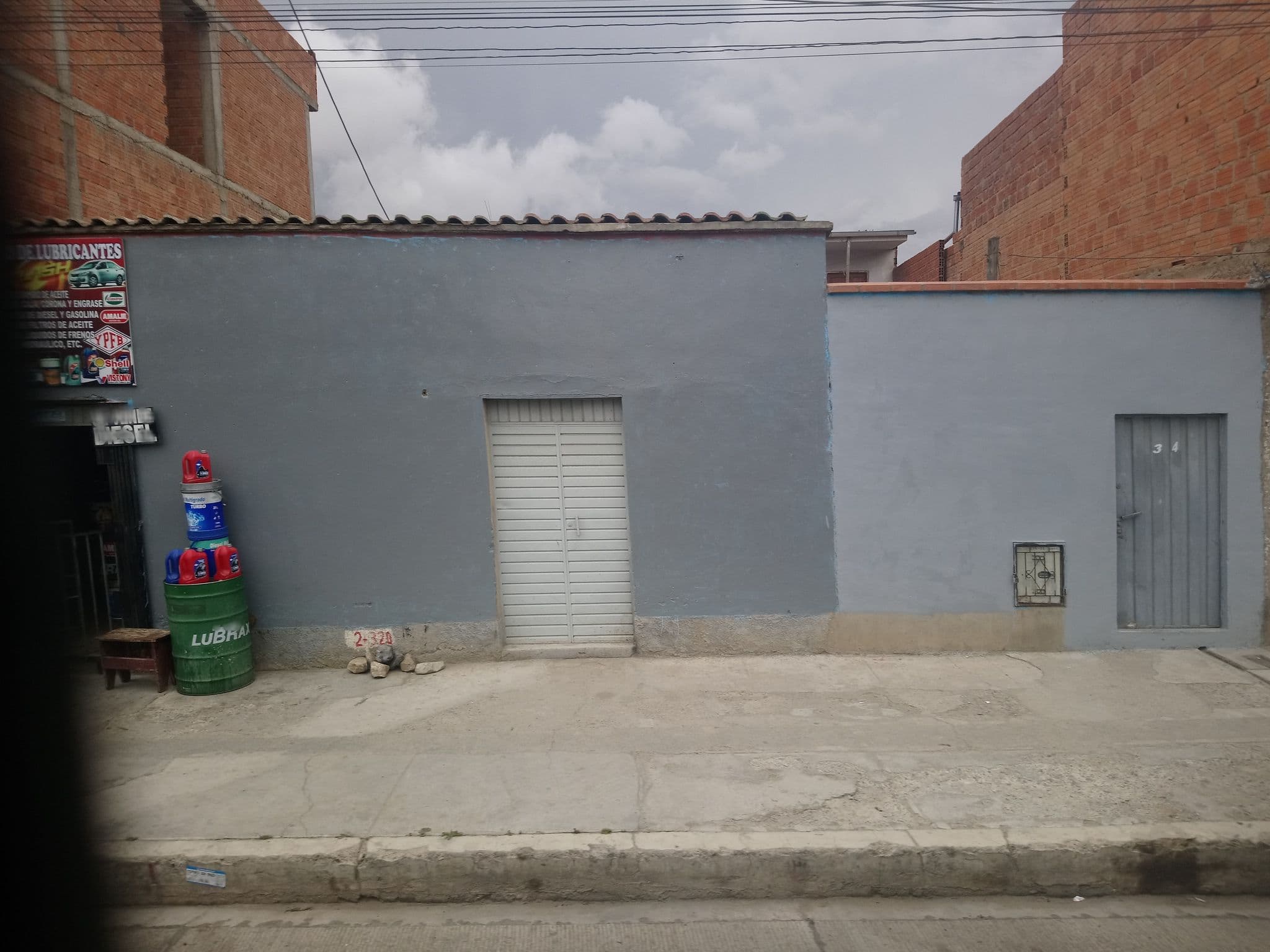 Street view near Alojamiento, La Paz