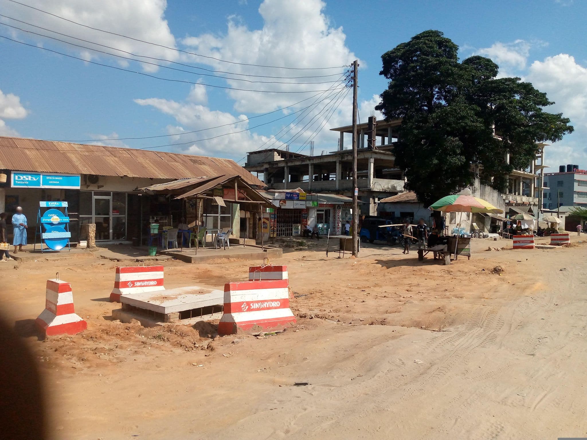 Street view near Shemshiz Hotel and Lodge, Kisarawe — © samafuesajr (CC BY-SA · Mapillary)