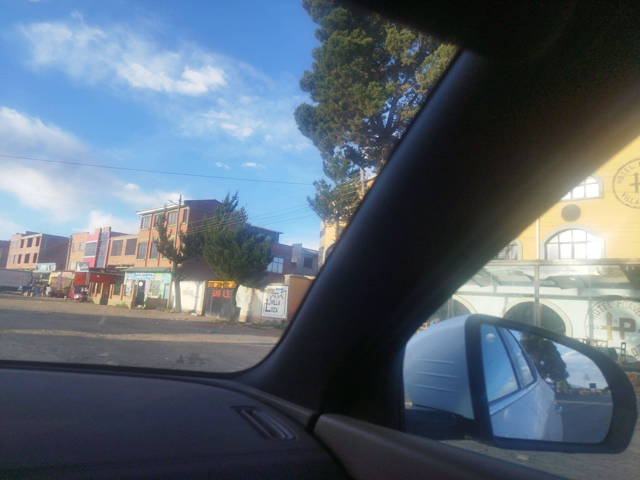Street view near Hotel "Gran Poder", Patacamaya — © rodolfovar (CC BY-SA · Mapillary)