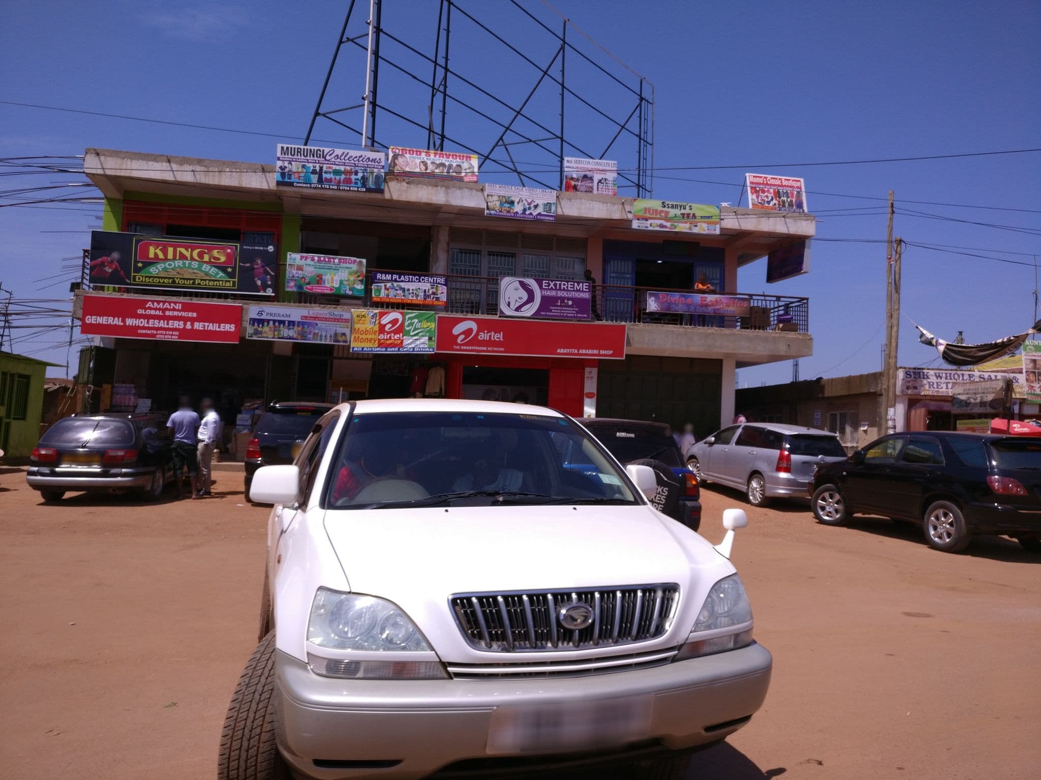 Street view near Travellers Inn, Katabi — © gavinf (CC BY-SA · Mapillary)