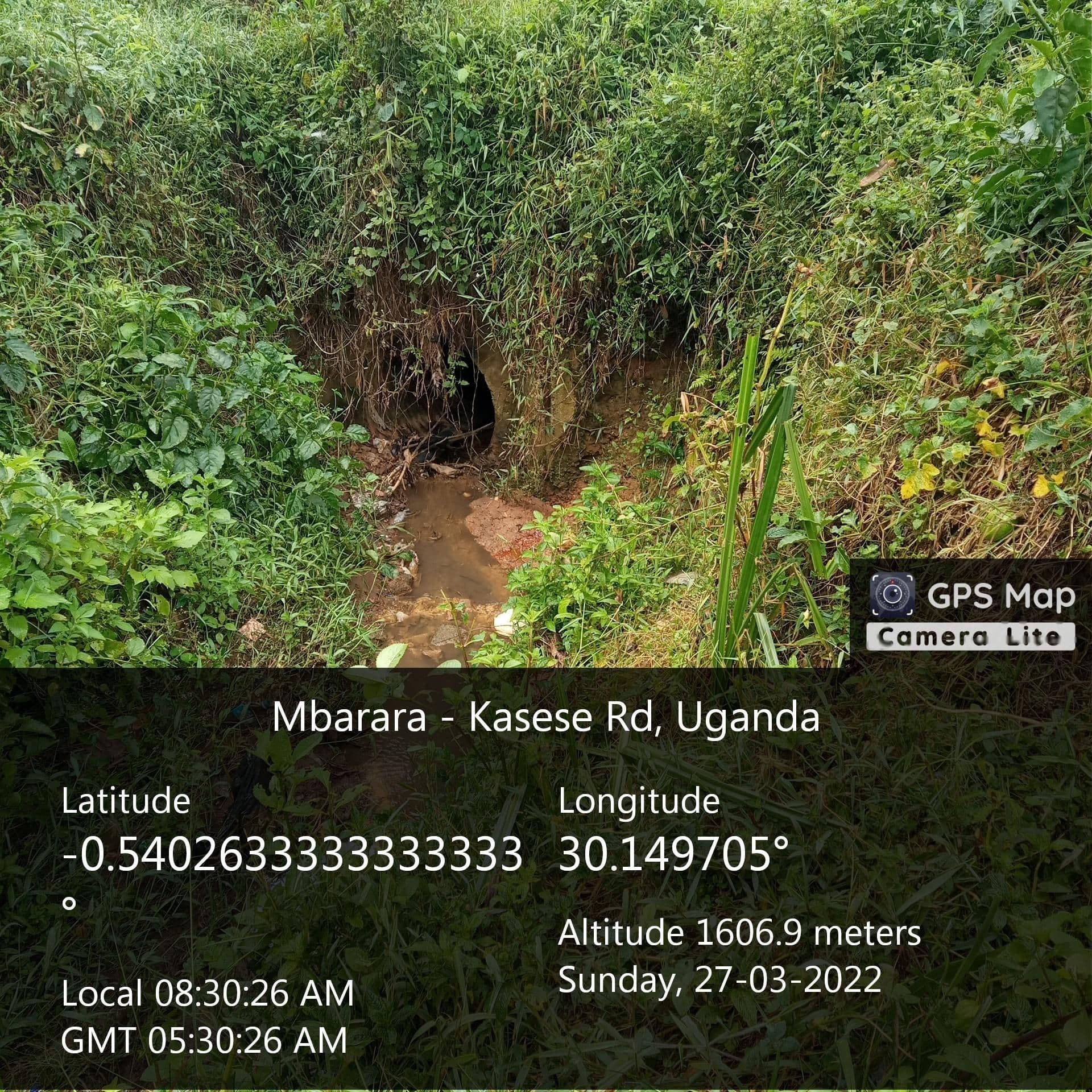 Street view near Byekwaso, Ishaka — © miannare (CC BY-SA · Mapillary)