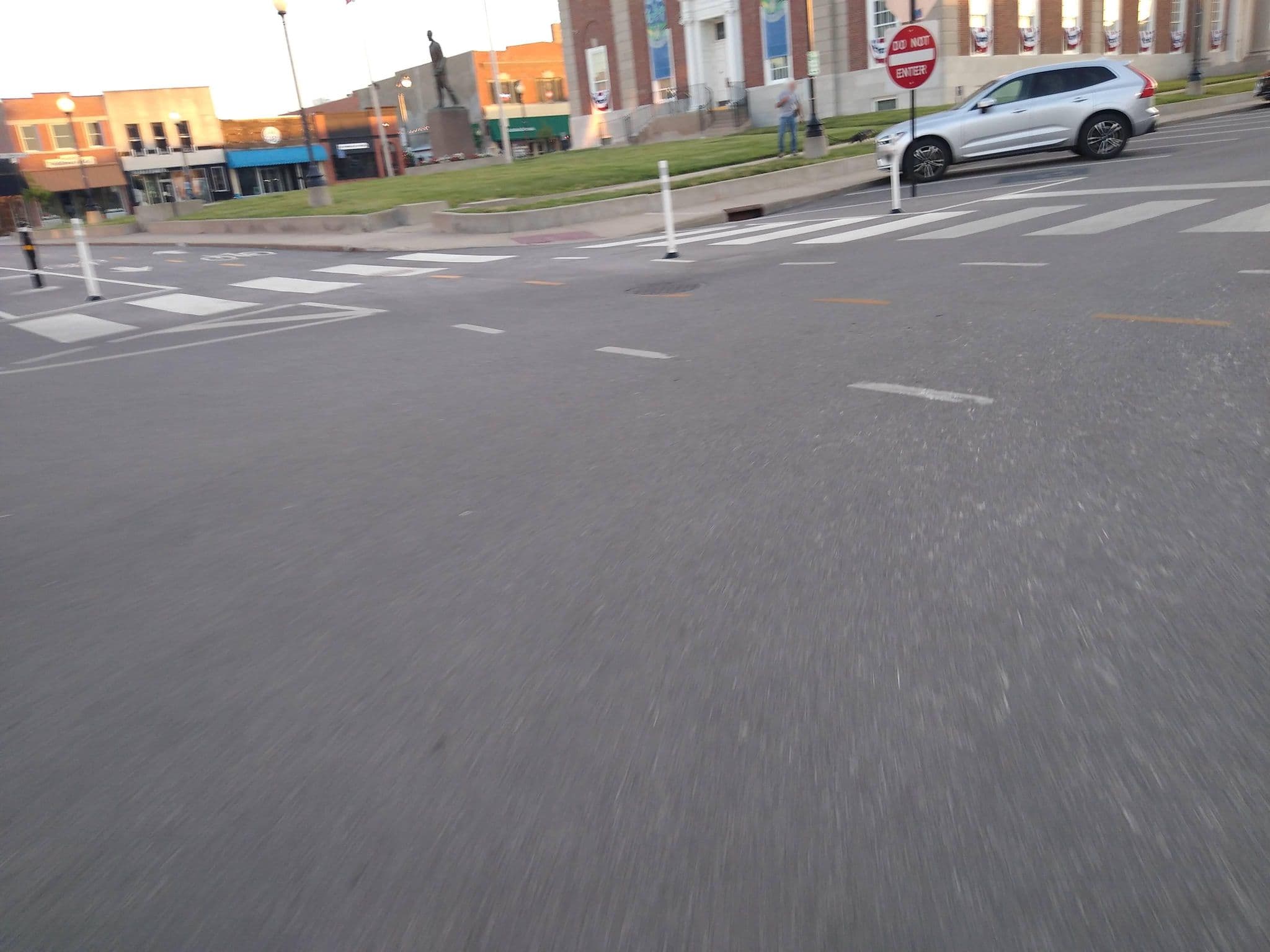 Street view near The Inn at Ophelia’s, Independence — © flug32 (CC BY-SA · Mapillary)