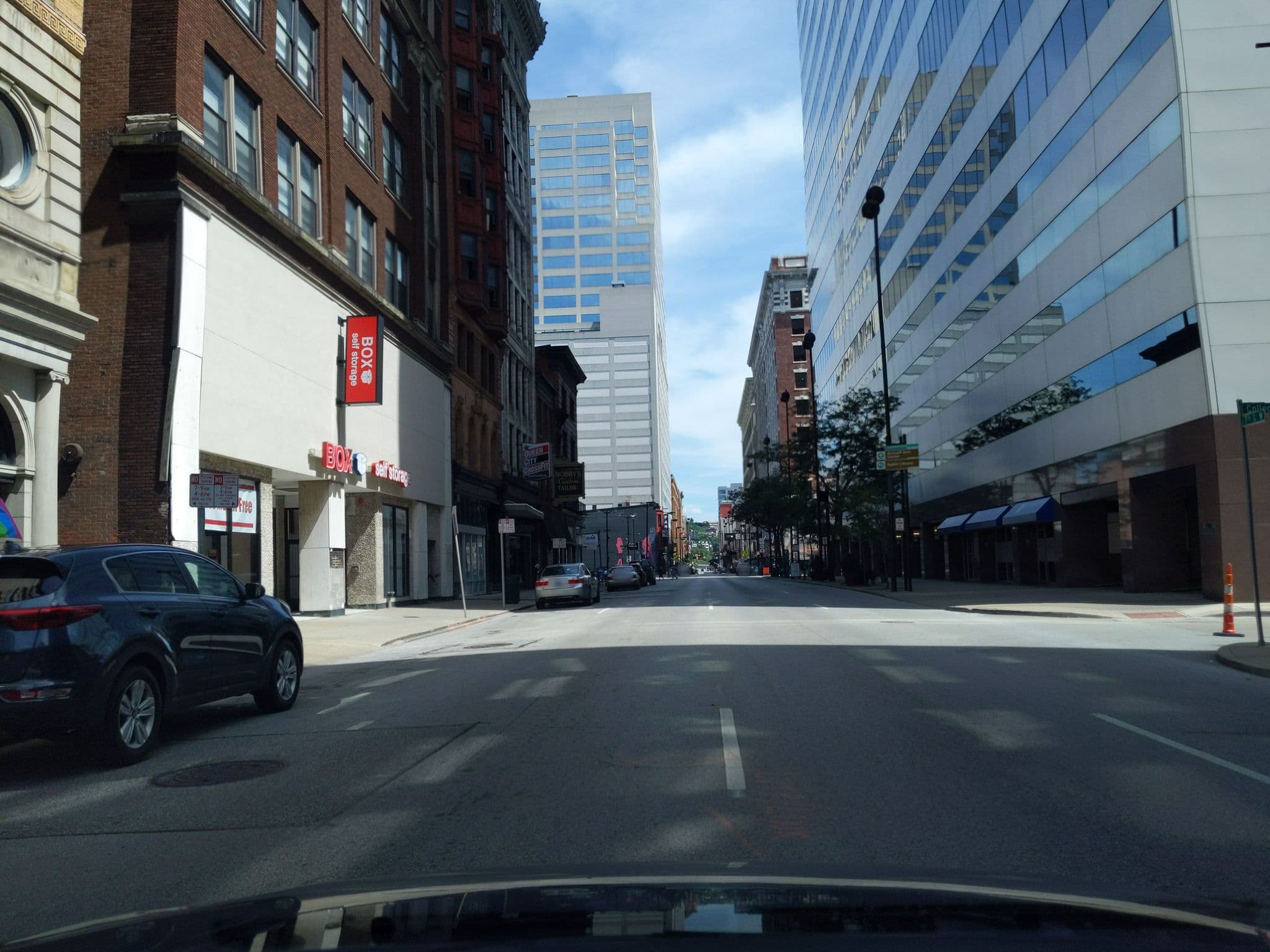 Street view near Kinley Hotel, Covington — © realadamp (CC BY-SA · Mapillary)