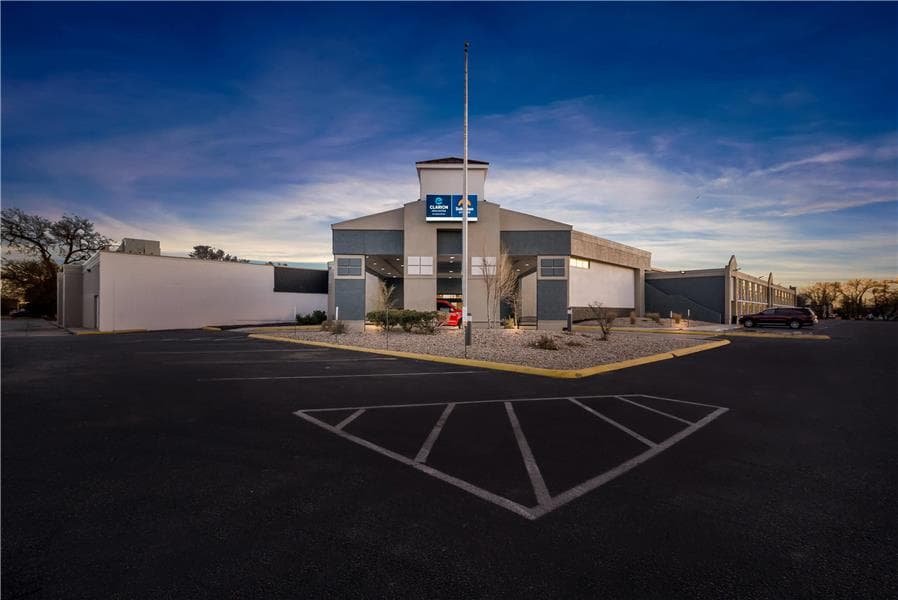 Clarion Inn & Suites and Convention Center, Hotel in Kearney