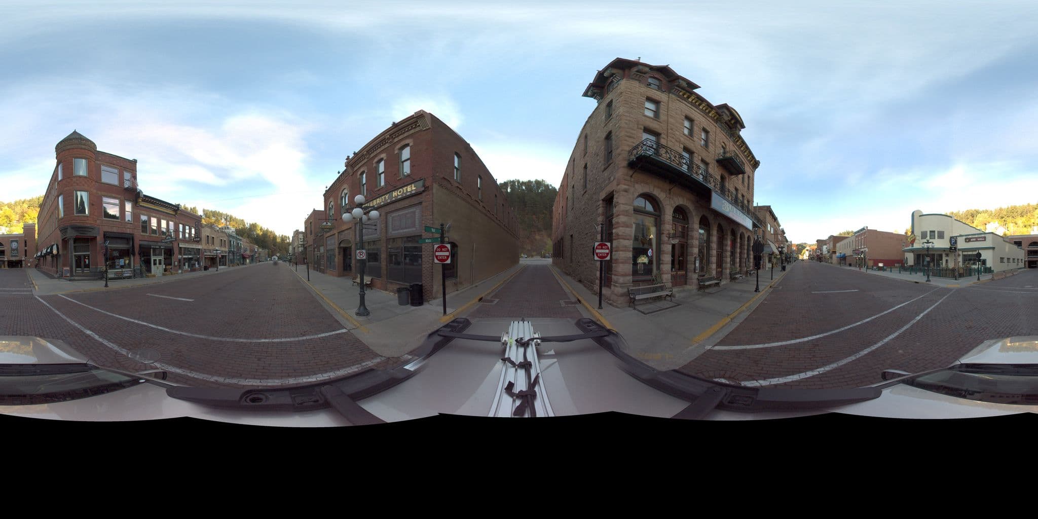 Street view near Celebrity Hotel Museum & Gaming, Deadwood — © lfuser (CC BY-SA · Mapillary)