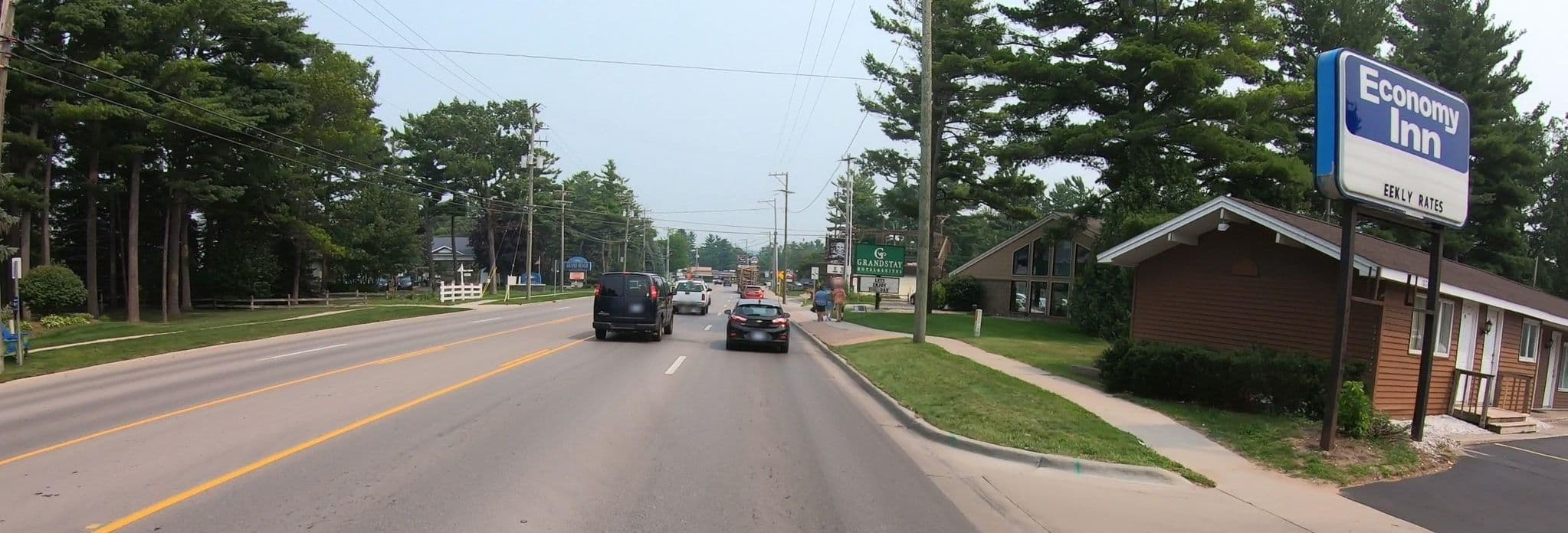 Street view near Economy Inn, Traverse City — © networklanman (CC BY-SA · Mapillary)