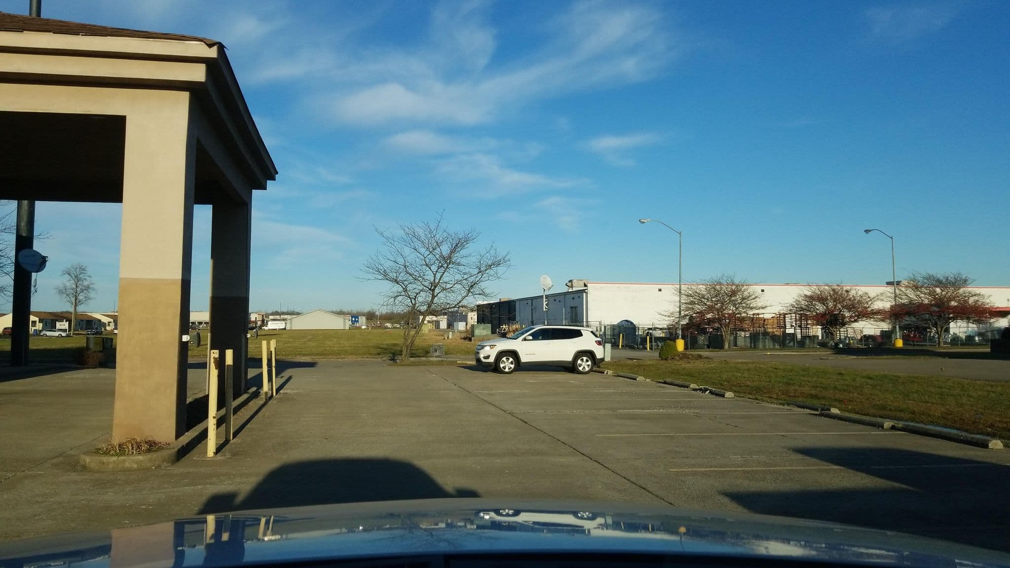 Street view near Super 8, Eldorado — © Dale_Hat (CC BY-SA · Mapillary)