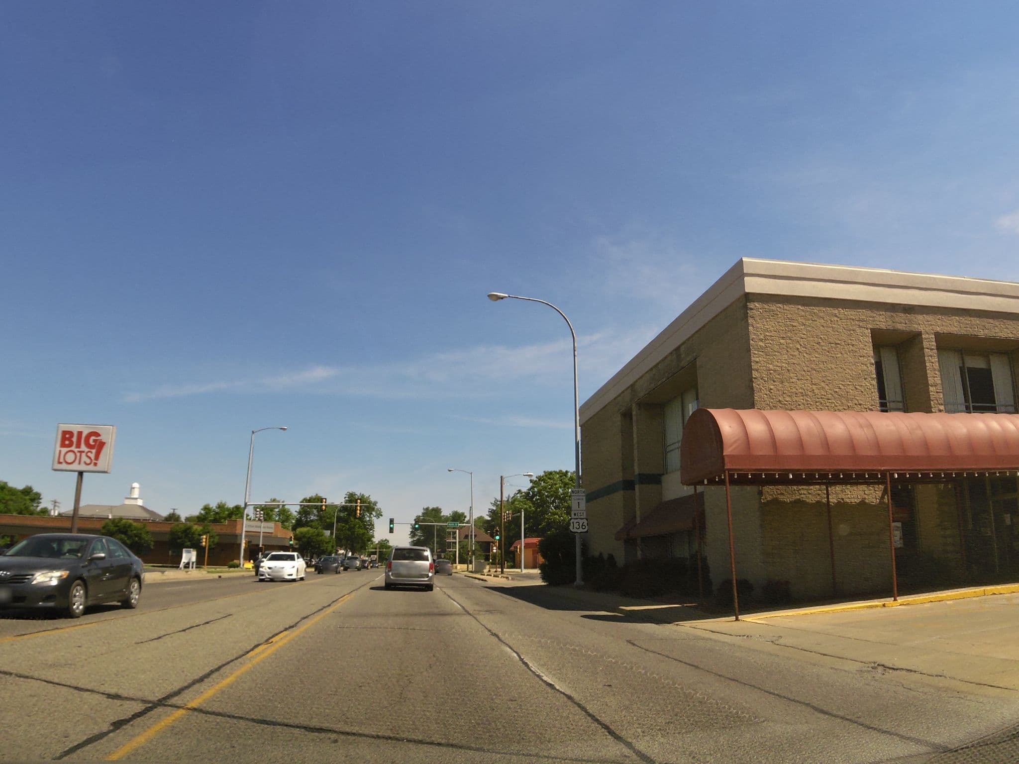 Street view near Days Inn, Catlin — © allen (CC BY-SA · Mapillary)