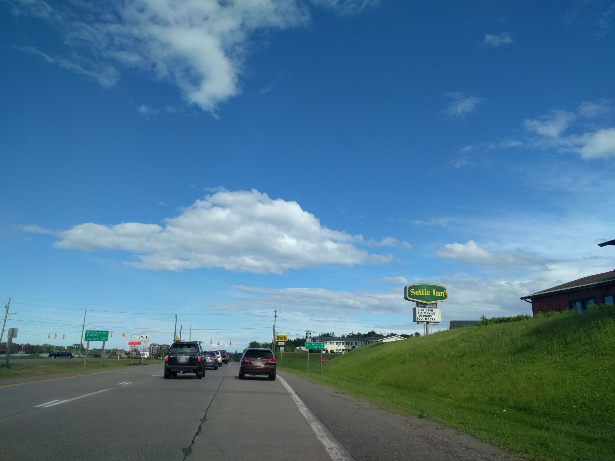 Street view near Quality Inn & Suites, Trowbridge Park — © gappleto97 (CC BY-SA · Mapillary)
