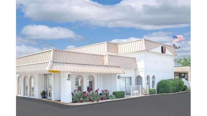 Super 8 by Wyndham Morton Grove/Chicago, Motel in Morton Grove