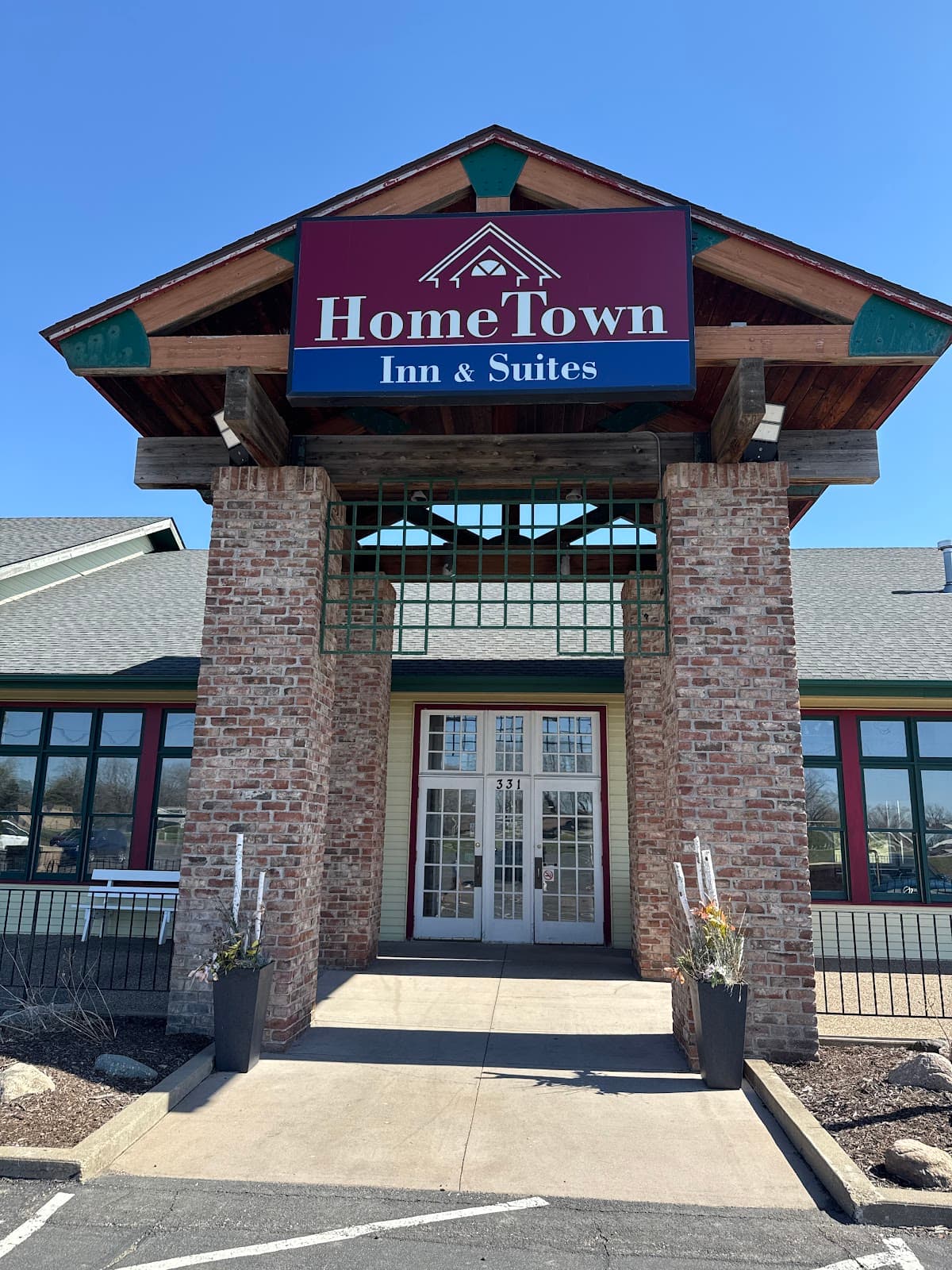 HomeTown Inn & Suites, Hotel in Belle Plaine