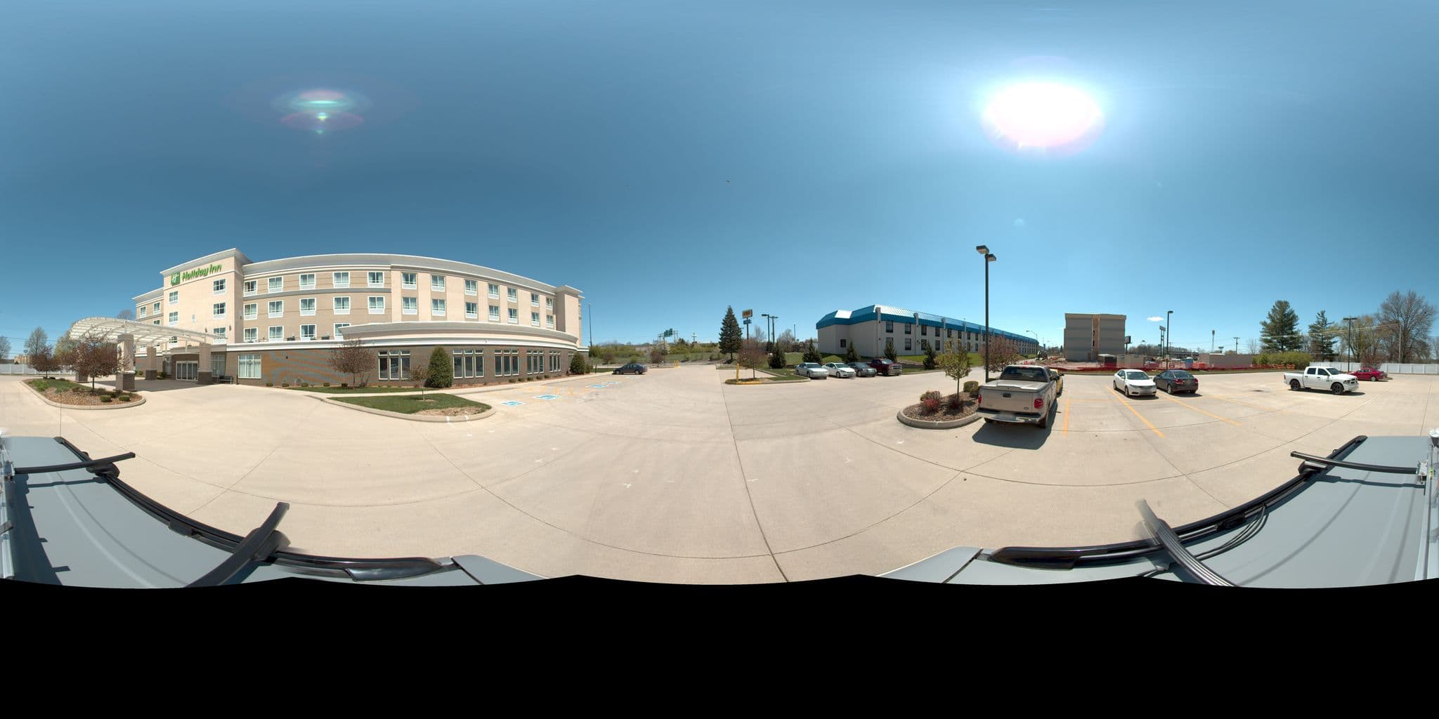Street view near Holiday Inn, New Paris — © arudir (CC BY-SA · Mapillary)