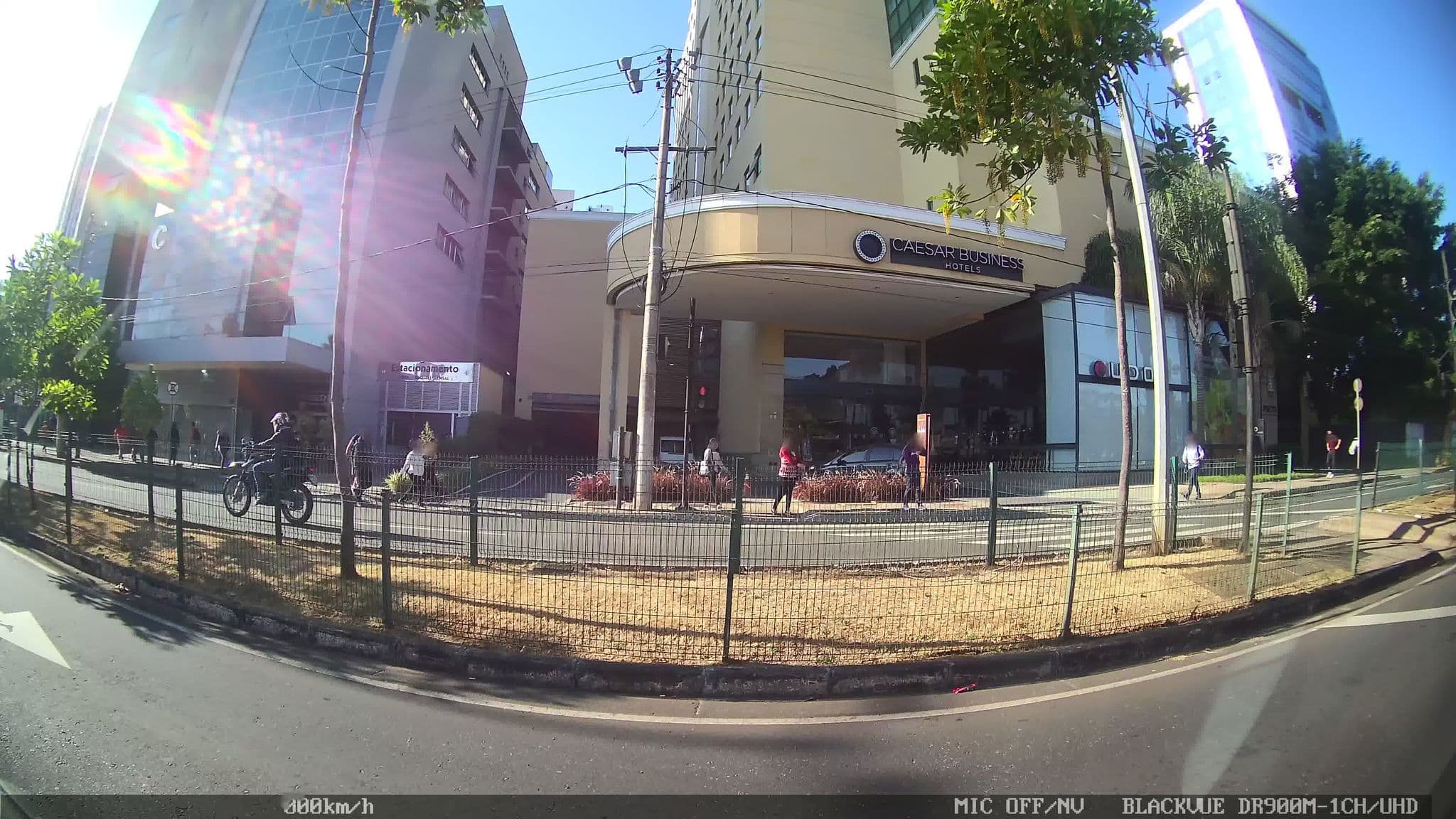 Street view near Caesar Bussiness, Belo Horizonte — © kaart_2 (CC BY-SA · Mapillary)