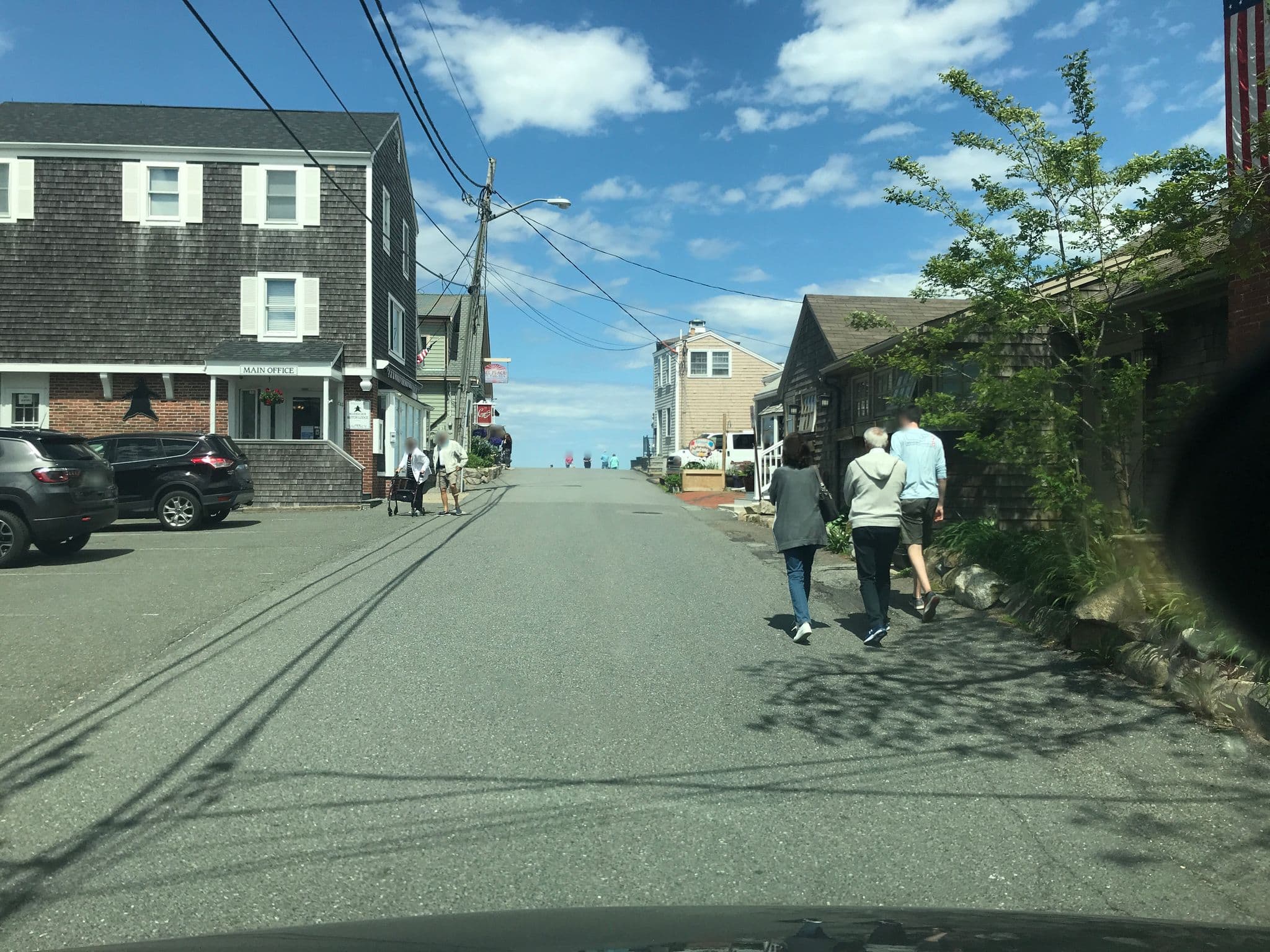 Street view near Bearskin Neck Motor Lodge, Gloucester — © rkptgis (CC BY-SA · Mapillary)
