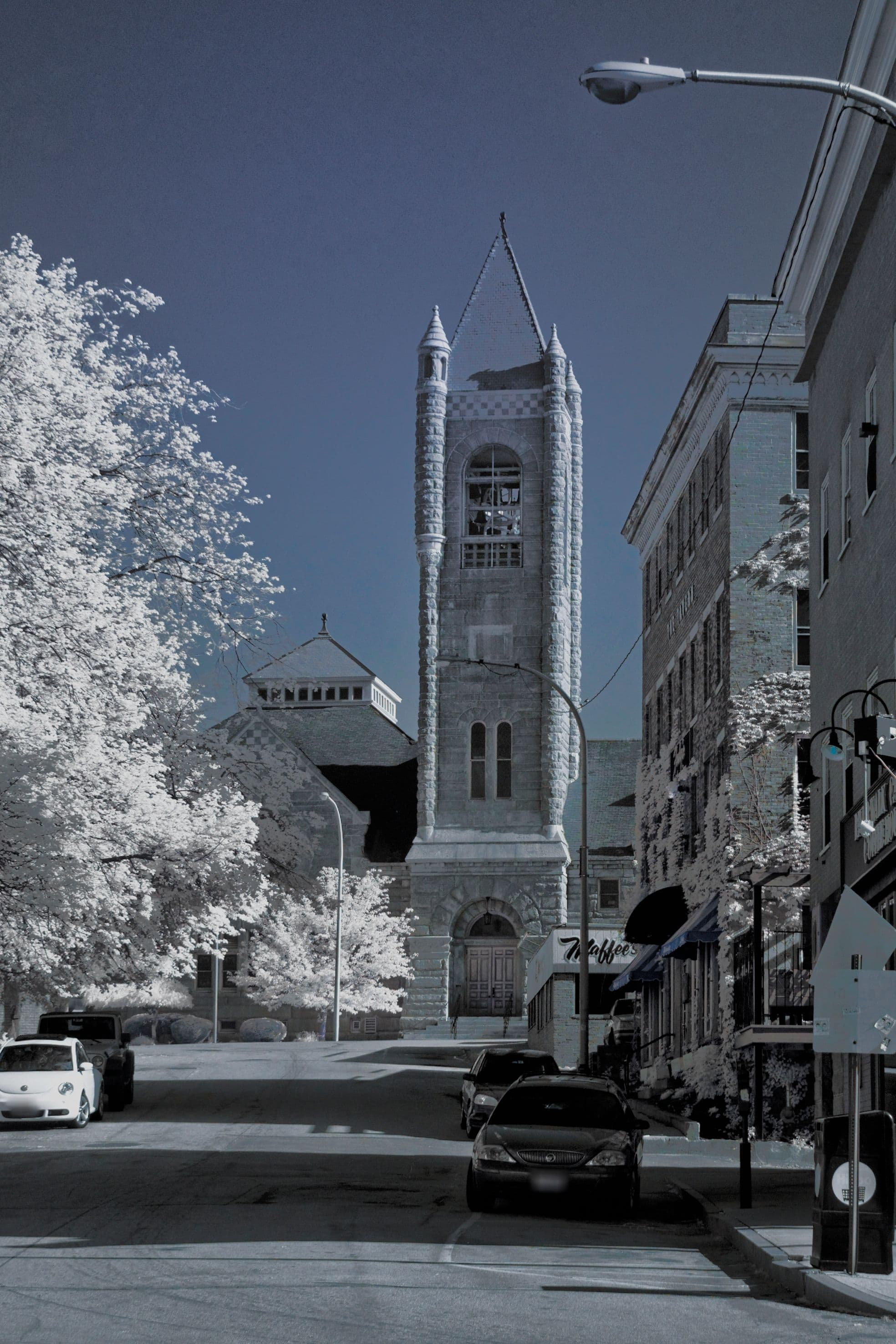 Street view near The Laton House, Nashua — © cdmichael (CC BY-SA · Mapillary)
