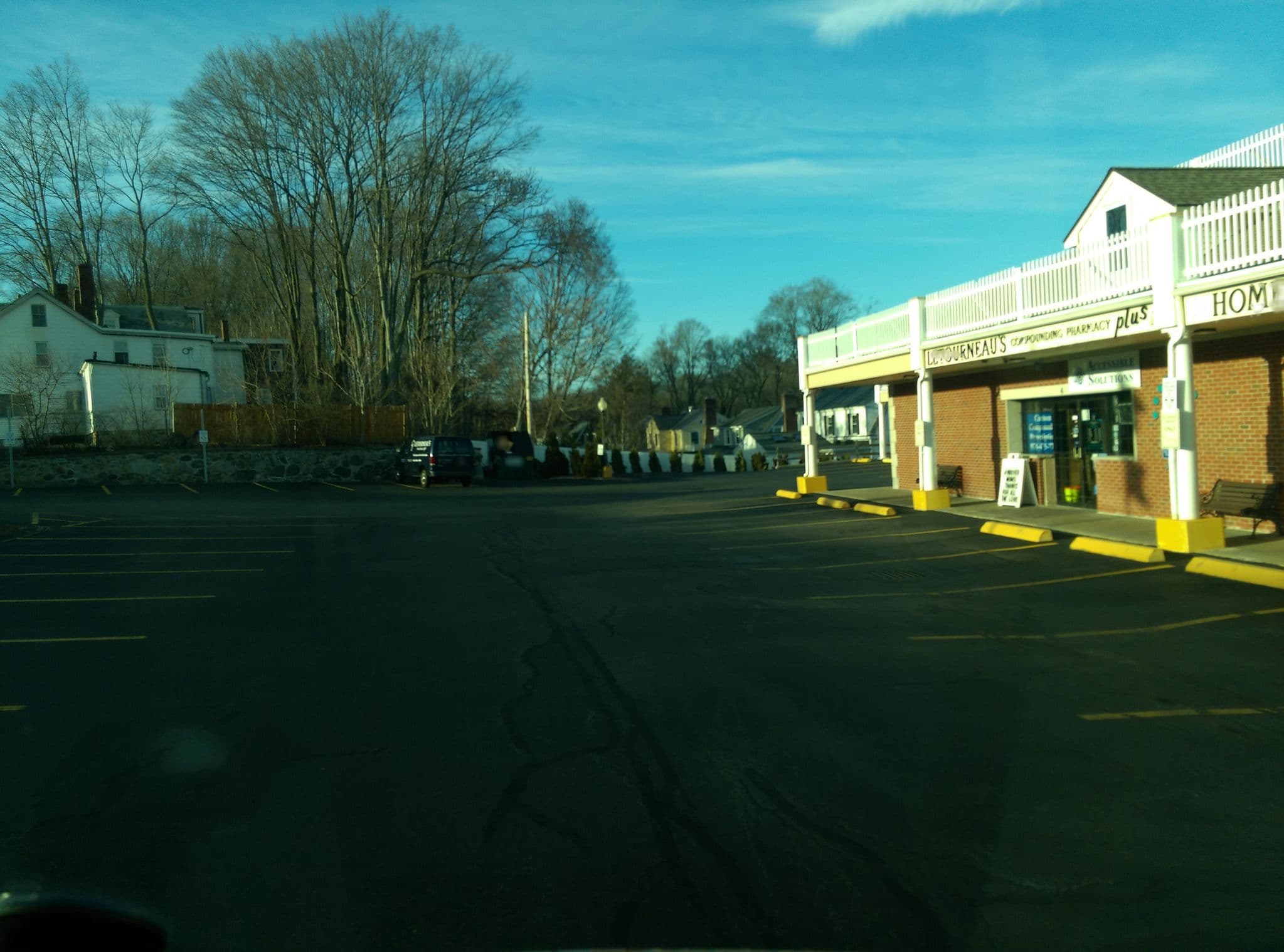 Street view near Courtyard Place, North Andover — © omgitsgela (CC BY-SA · Mapillary)