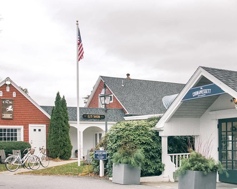 Coonamessett Inn, Hotel in Teaticket