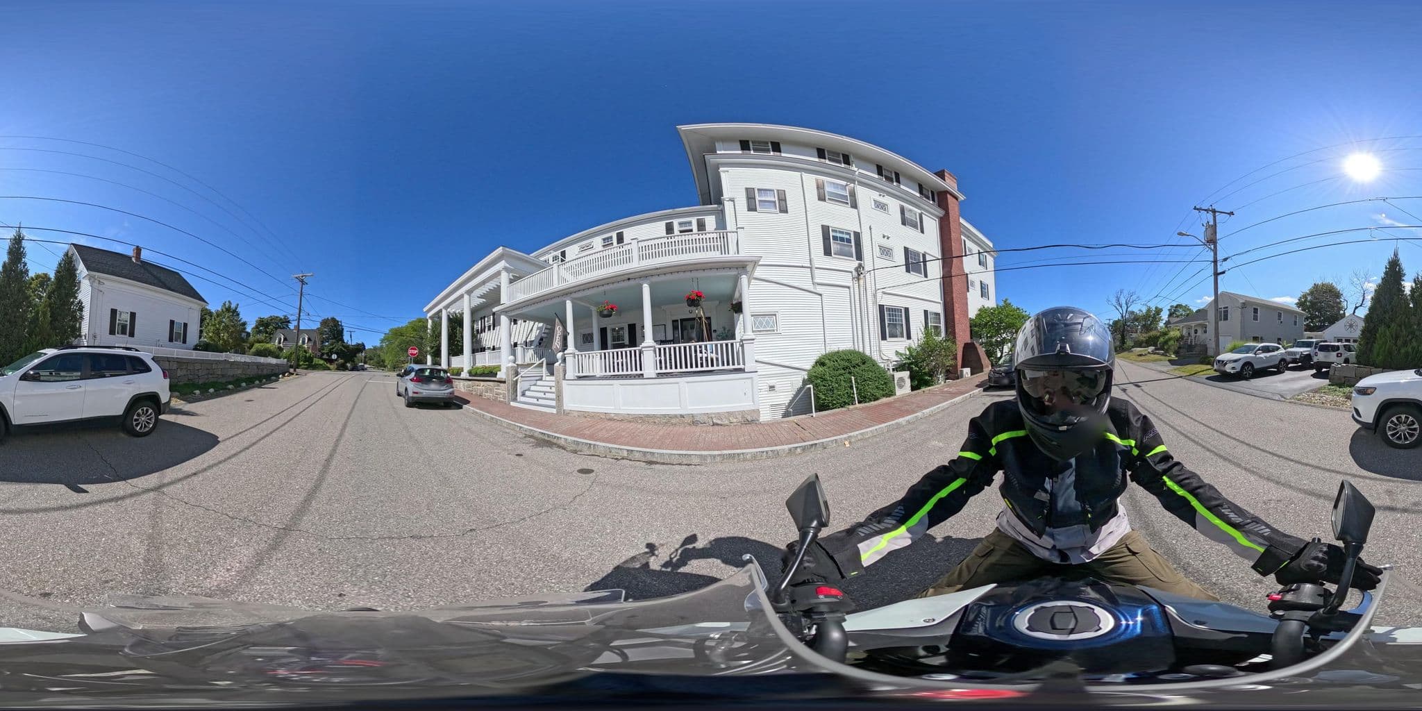 Street view near Emerson Inn, Gloucester — © Commonwealth360 (CC BY-SA · Mapillary)
