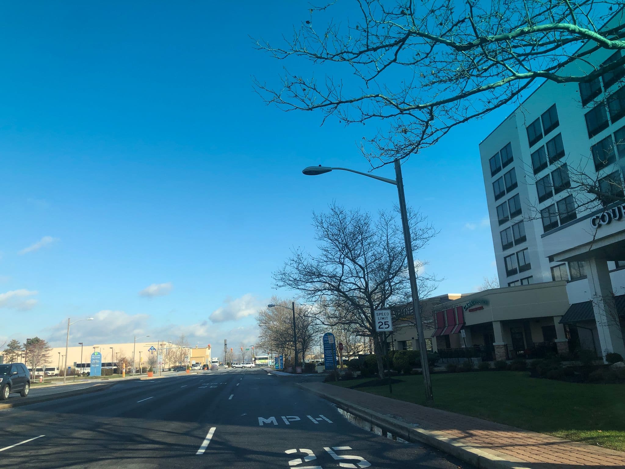 Street view near Courtyard, Secaucus — © edlittman (CC BY-SA · Mapillary)