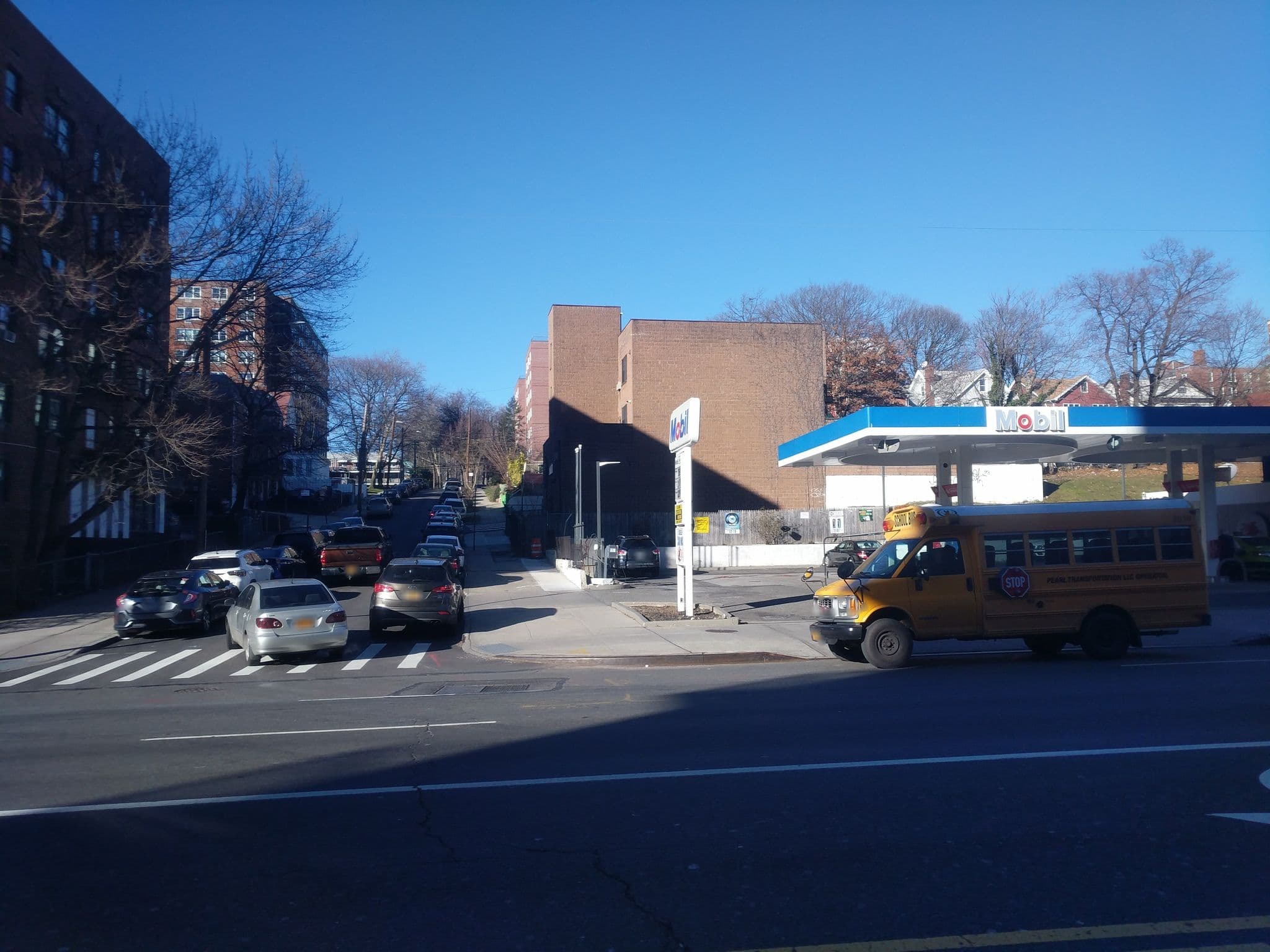 Street view near Hillcrest Hotel, Hillside — © daalso (CC BY-SA · Mapillary)