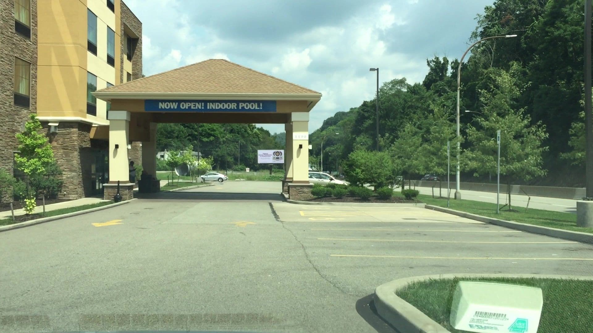 Street view near Comfort Inn & Suites, Green Tree — © lvl5 (CC BY-SA · Mapillary)
