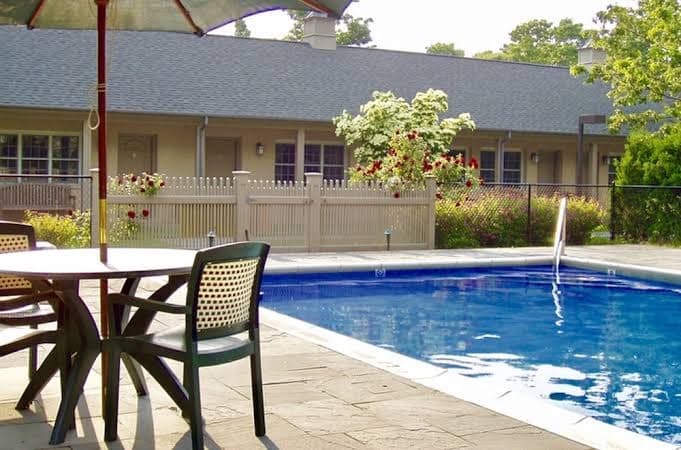 Southampton Long Island Hotel, Hotel in North Sea