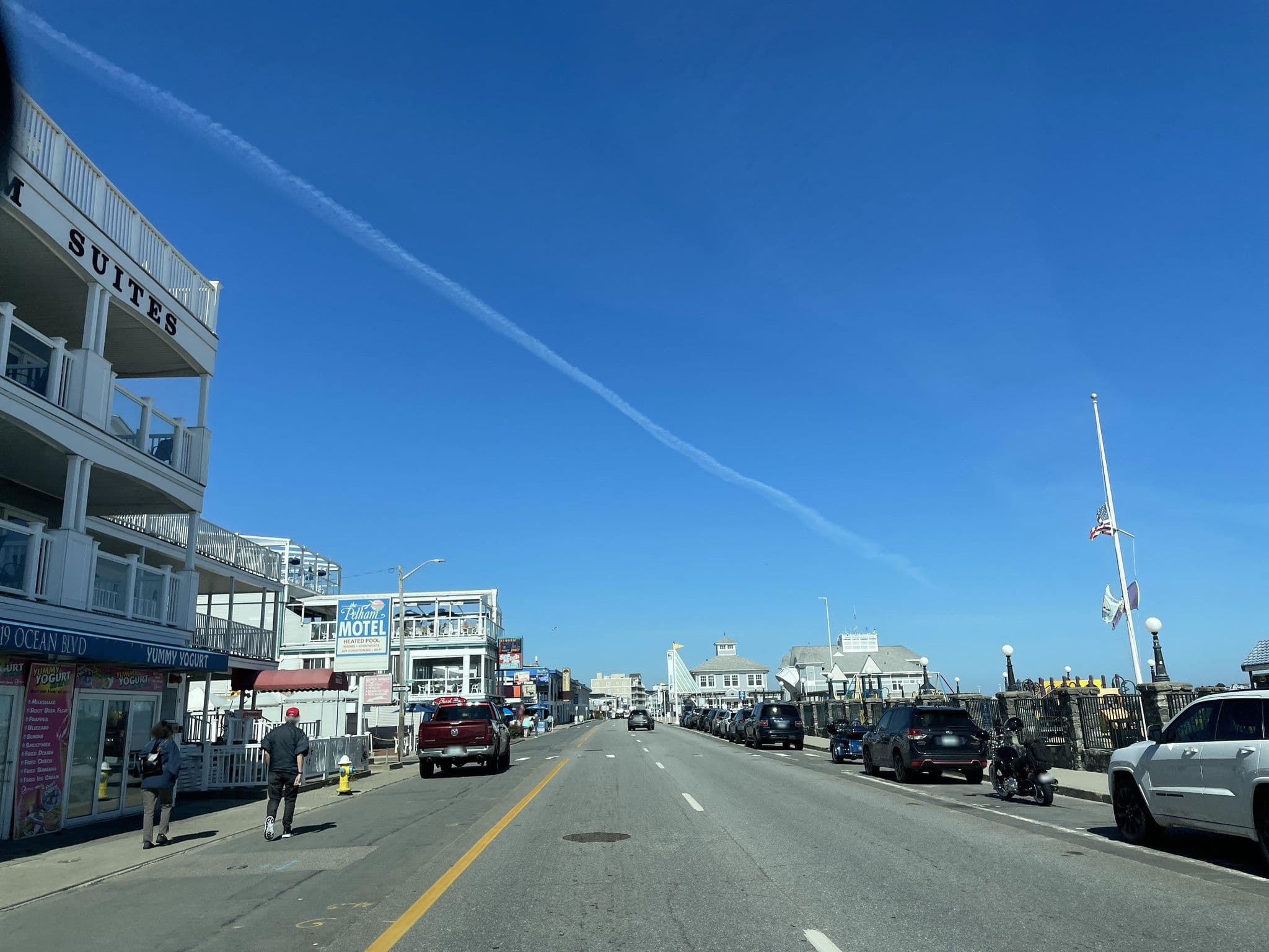 Street view near Pelham Motel, Hampton Beach — © batterystaple (CC BY-SA · Mapillary)