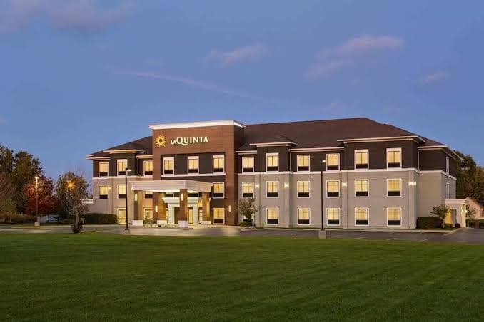 La Quinta Inn & Suites Lackawanna, Hotel in Lackawanna