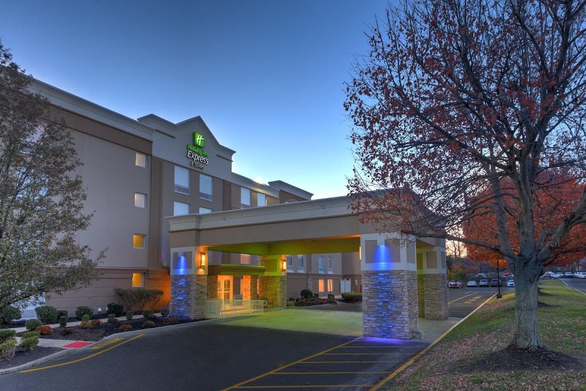 Holiday Inn Express & Suites West Long Branch - Eatontown, Hotel in West Long Branch