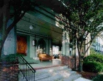 Roycroft Inn, Hotel in East Aurora