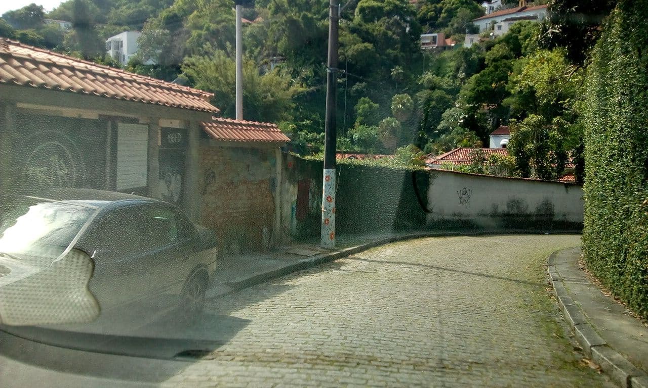 Street view near Casa Beleza, Santa Teresa — © marciosampaio (CC BY-SA · Mapillary)