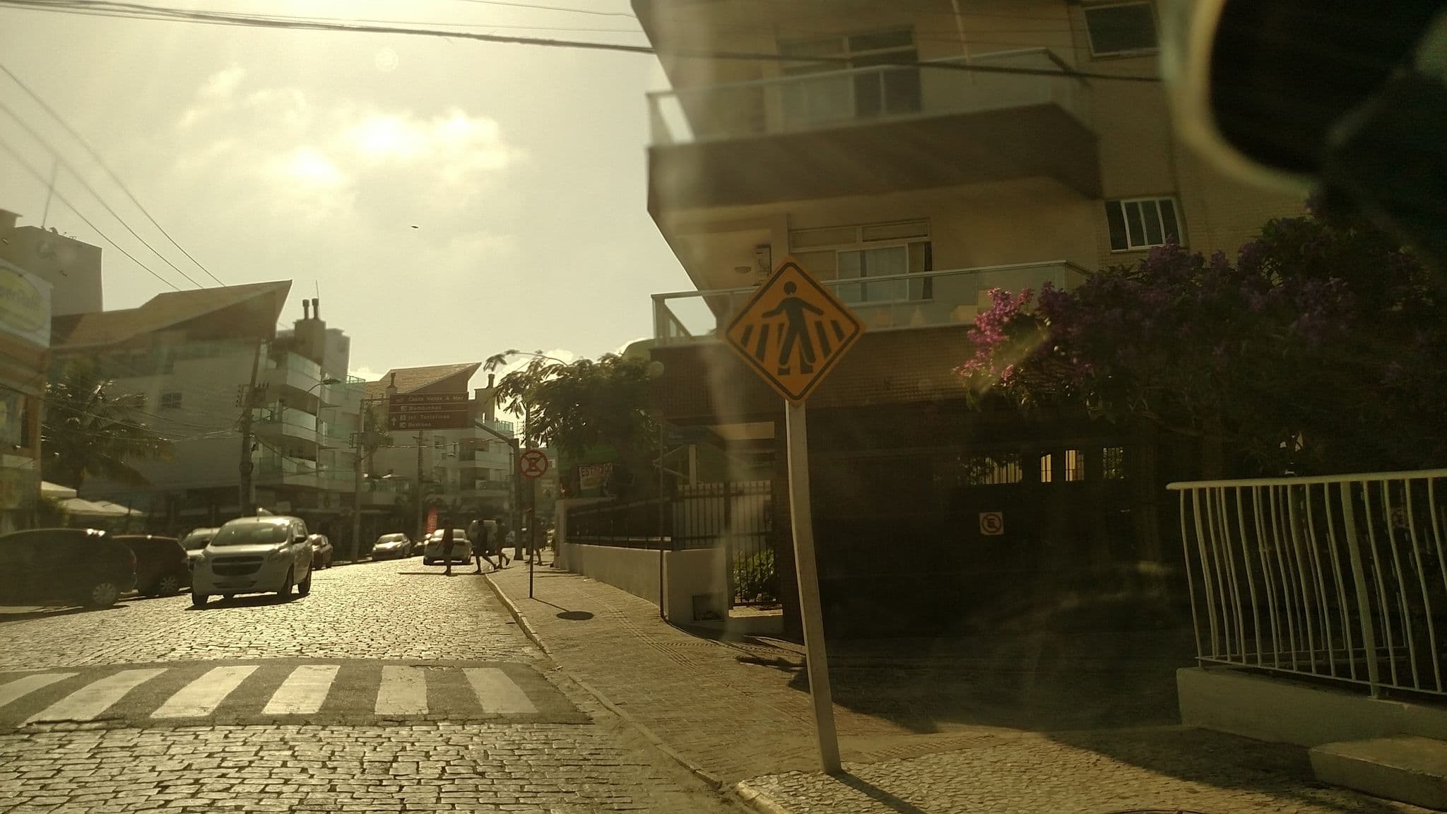 Street view near Pousada Rota do Sol, Bombinhas — © poeiradasestrelas (CC BY-SA · Mapillary)