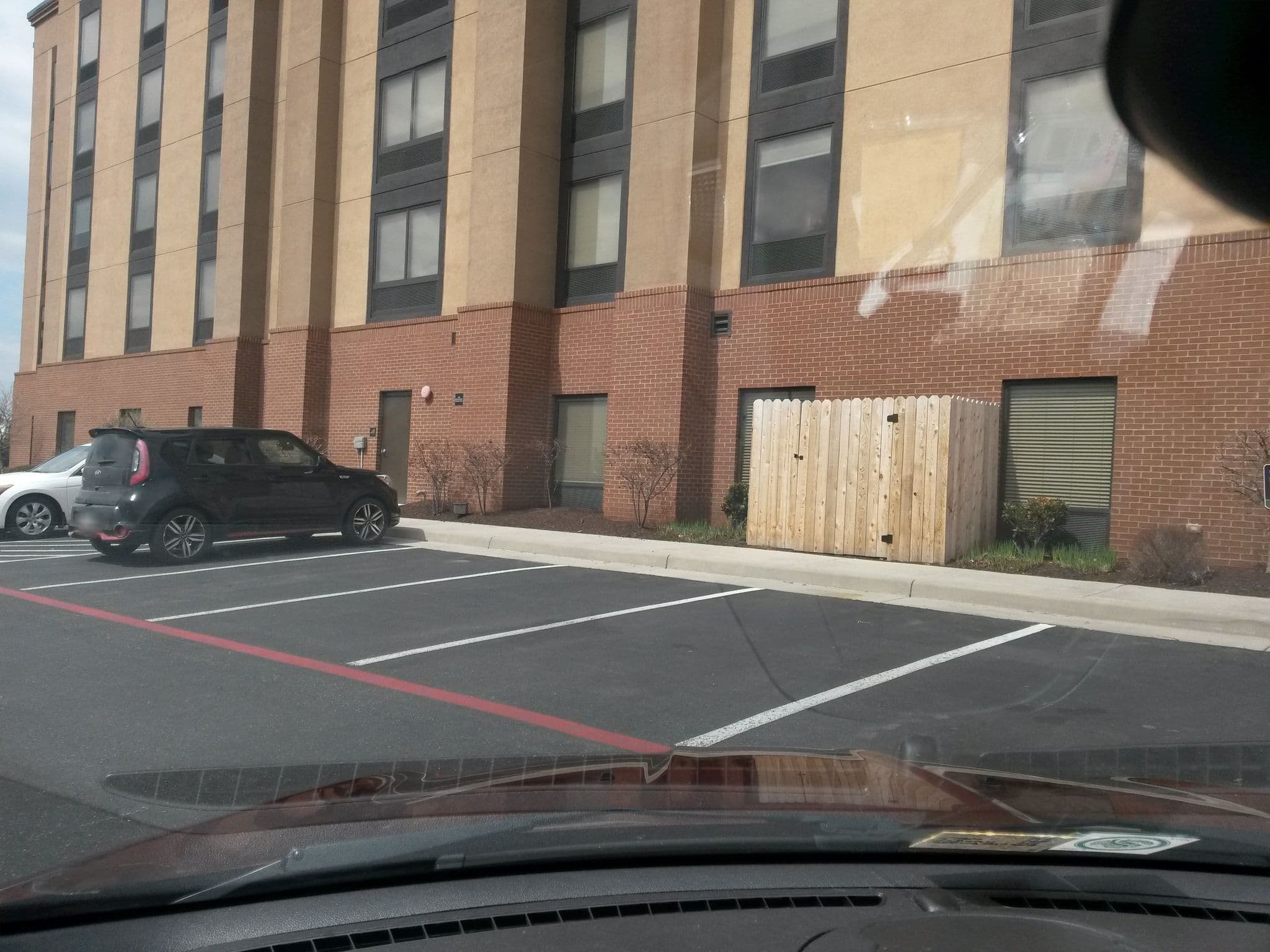Street view near Hampton Inn, Belmont Estates — © kwrigh01 (CC BY-SA · Mapillary)
