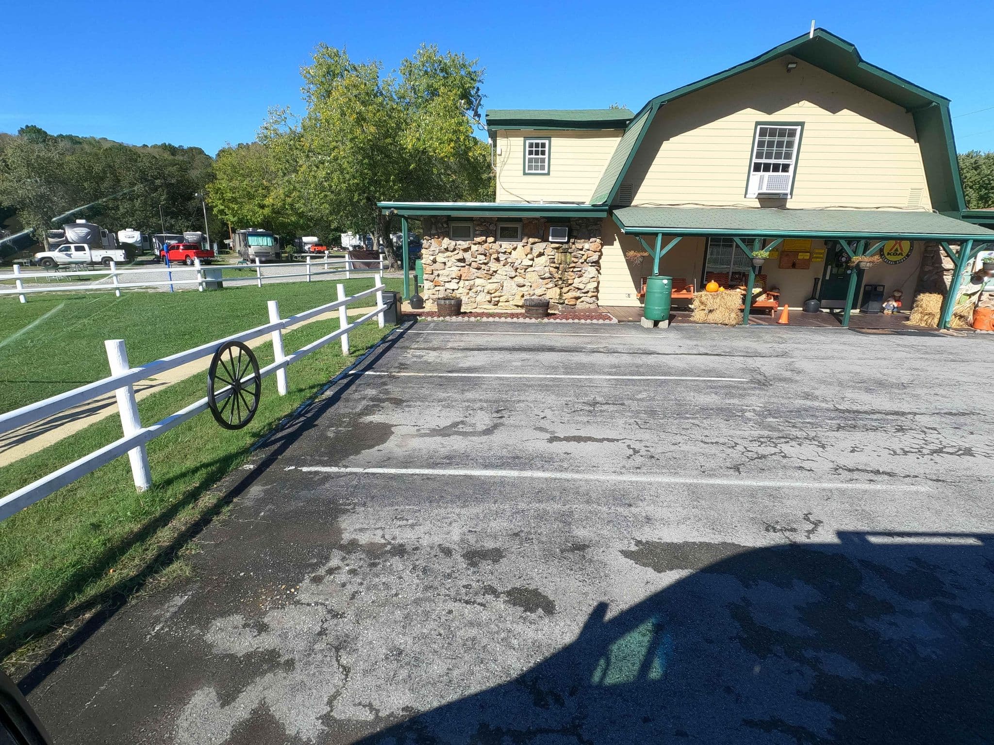 Street view near Nashville North RV Resort, Goodlettsville — © aidenrohde (CC BY-SA · Mapillary)