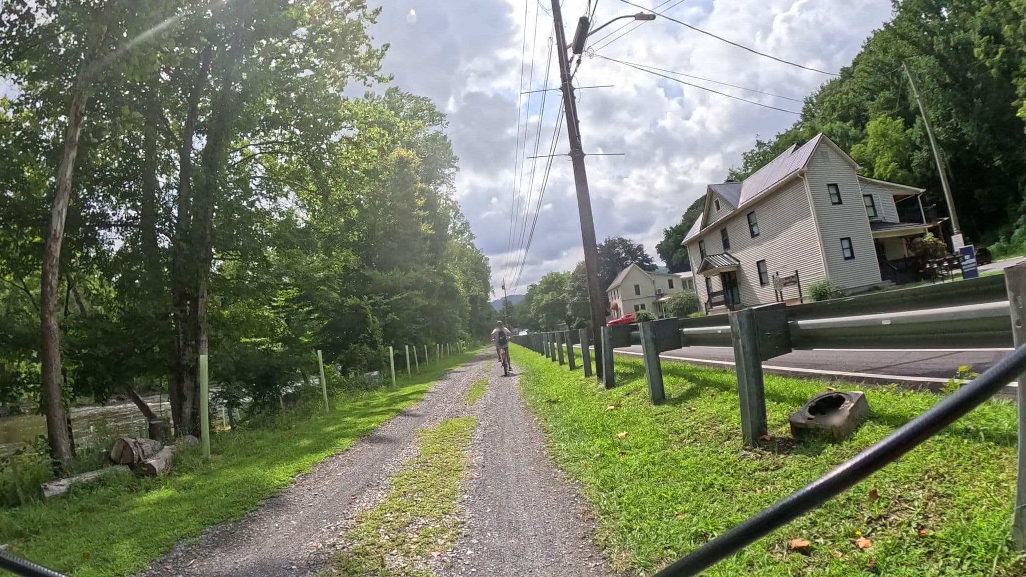 Street view near Laurel River Inn, Glade Spring — © AmericanMapper (CC BY-SA · Mapillary)