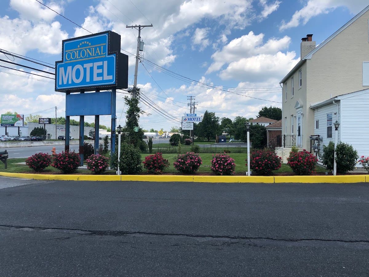 Colonial Motel, Motel in Middle River