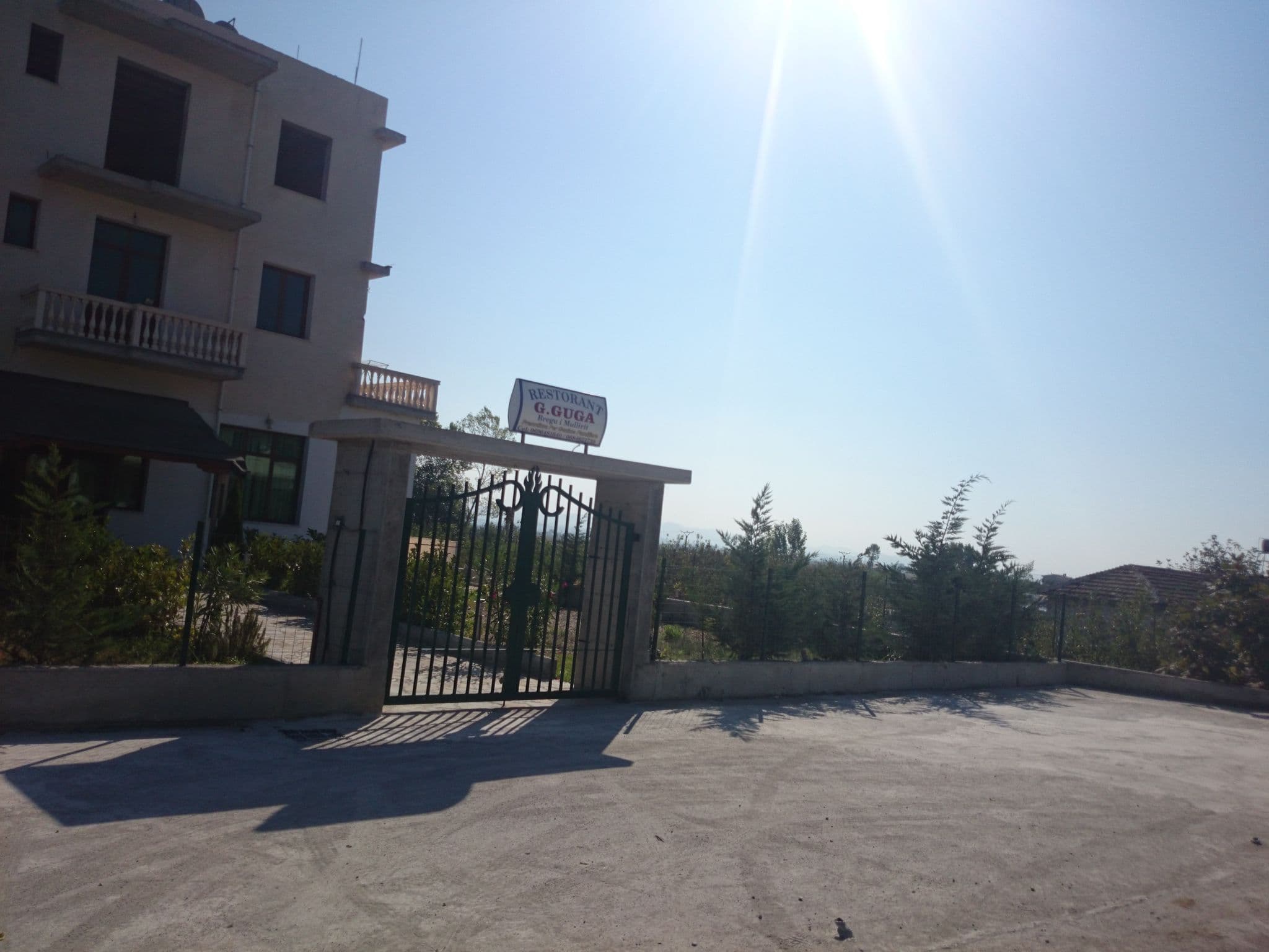 Street view near Umami Resort, Kavajë — © malenki (CC BY-SA · Mapillary)