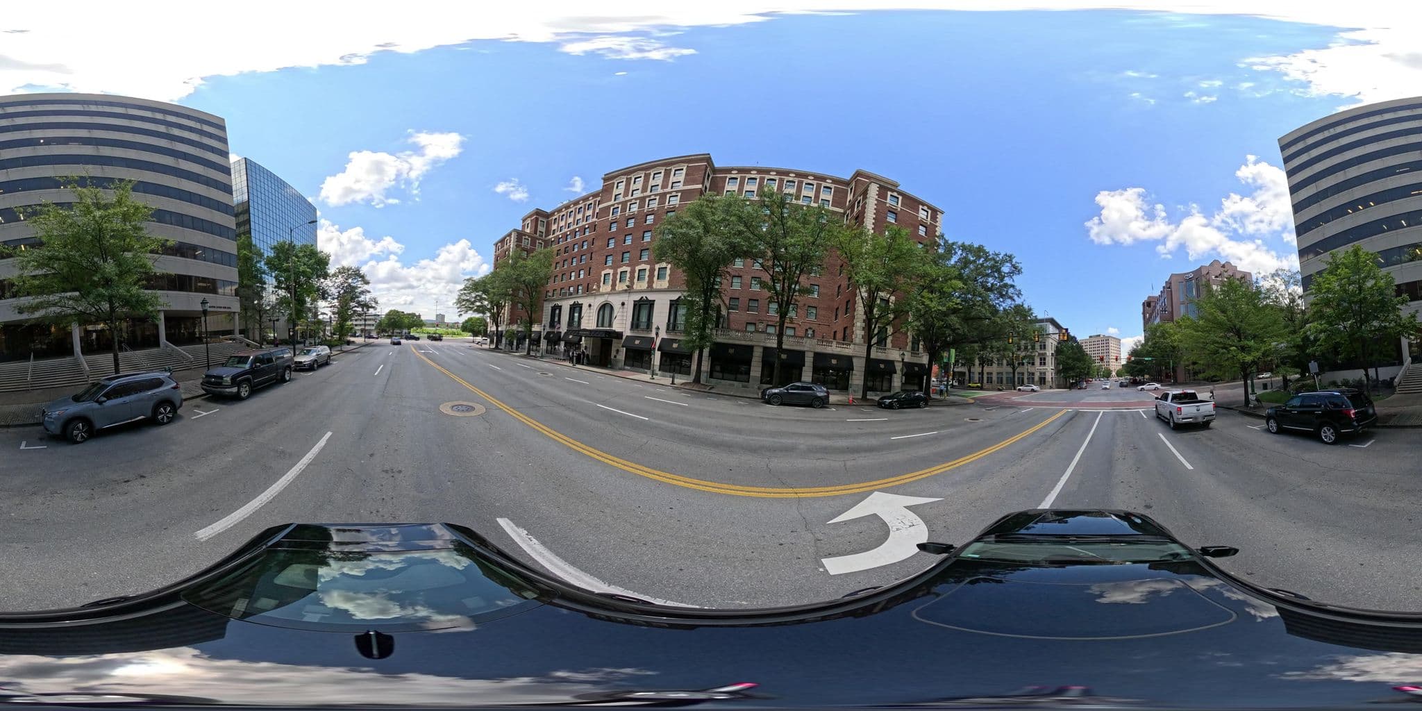 Street view near The Read House Historic Inn And Suites, Chattanooga — © jarielj (CC BY-SA · Mapillary)