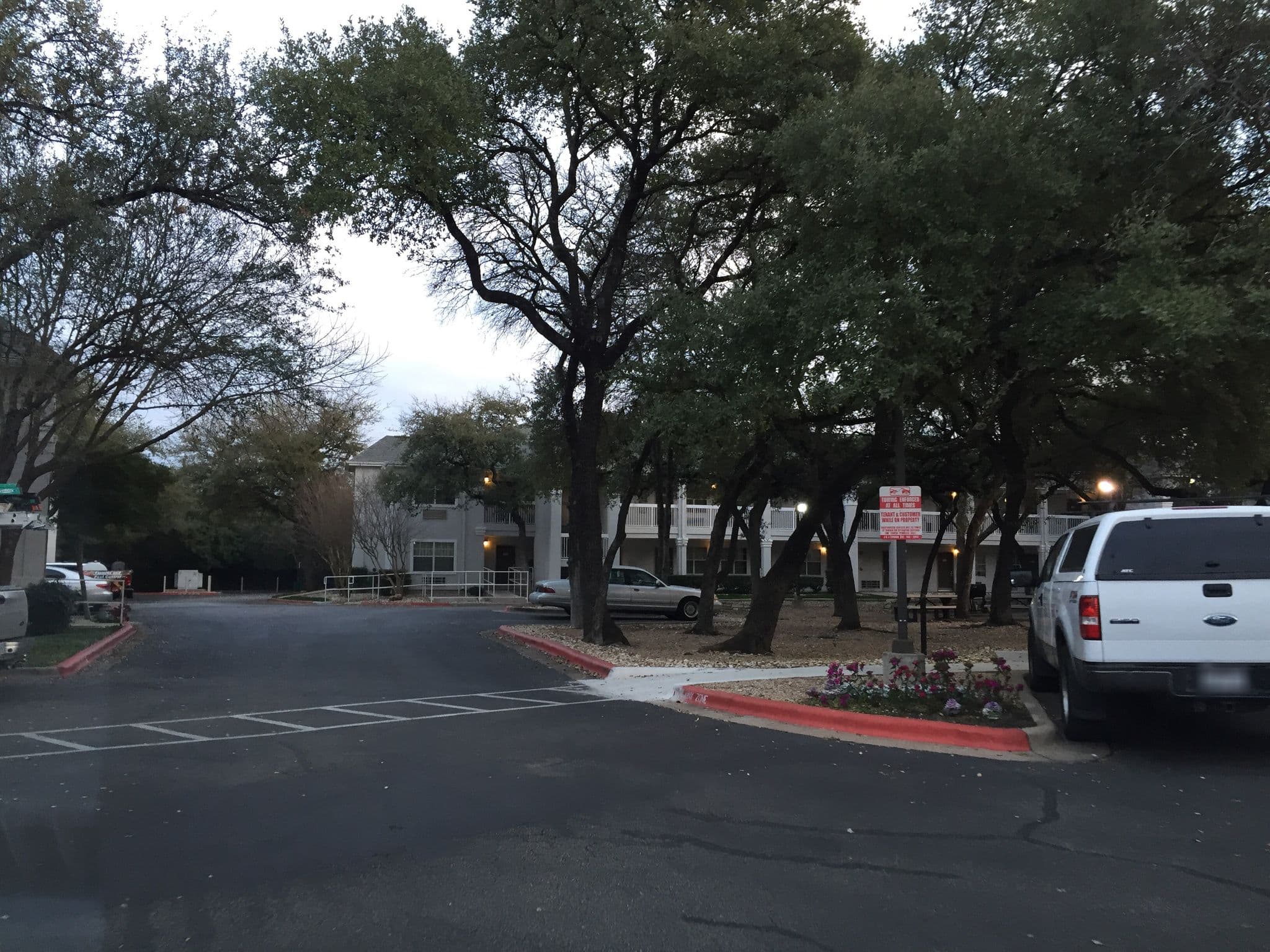 Street view near Studio 6 Austin Northwest, Jollyville — © richlv (CC BY-SA · Mapillary)
