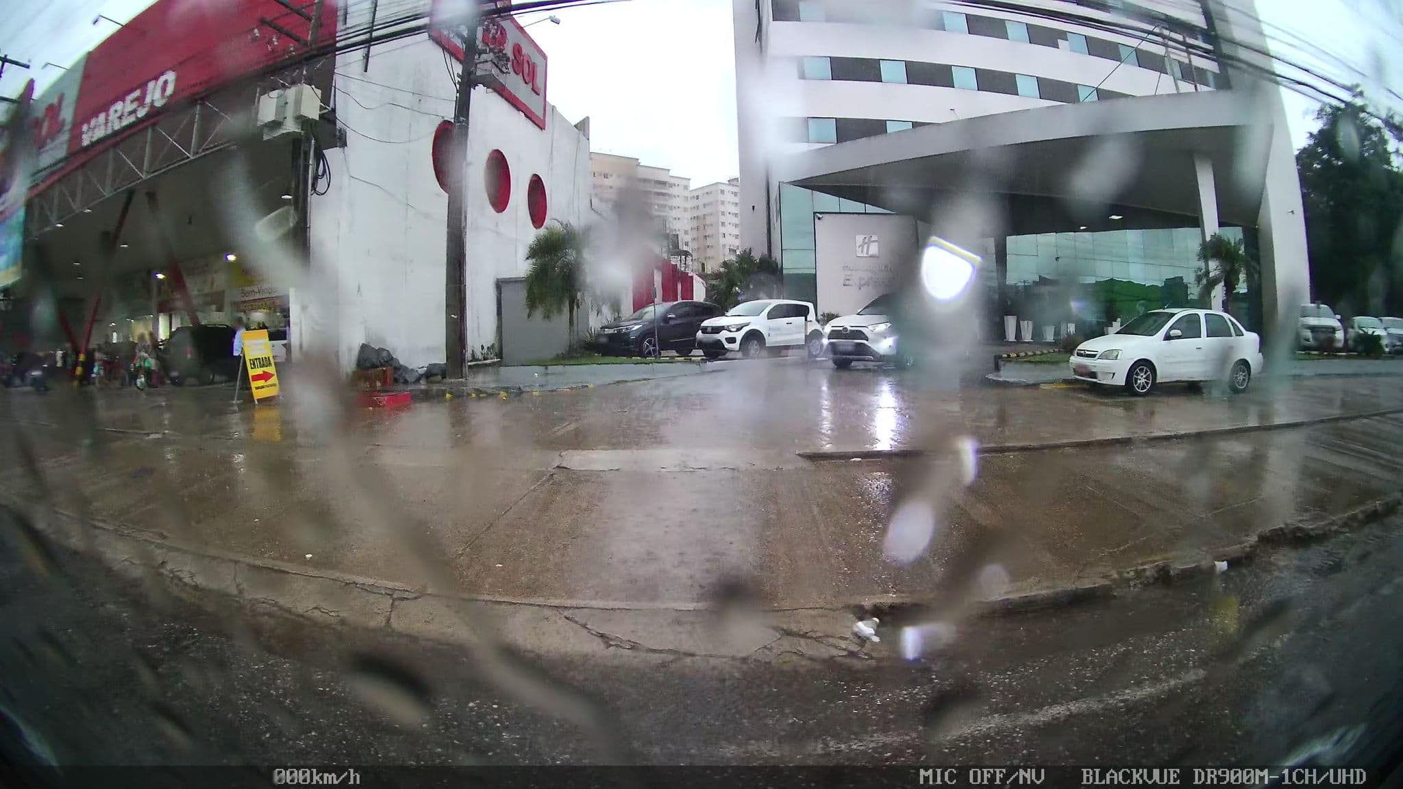 Street view near Holiday Inn Express, Ananindeua — © kaart_2 (CC BY-SA · Mapillary)