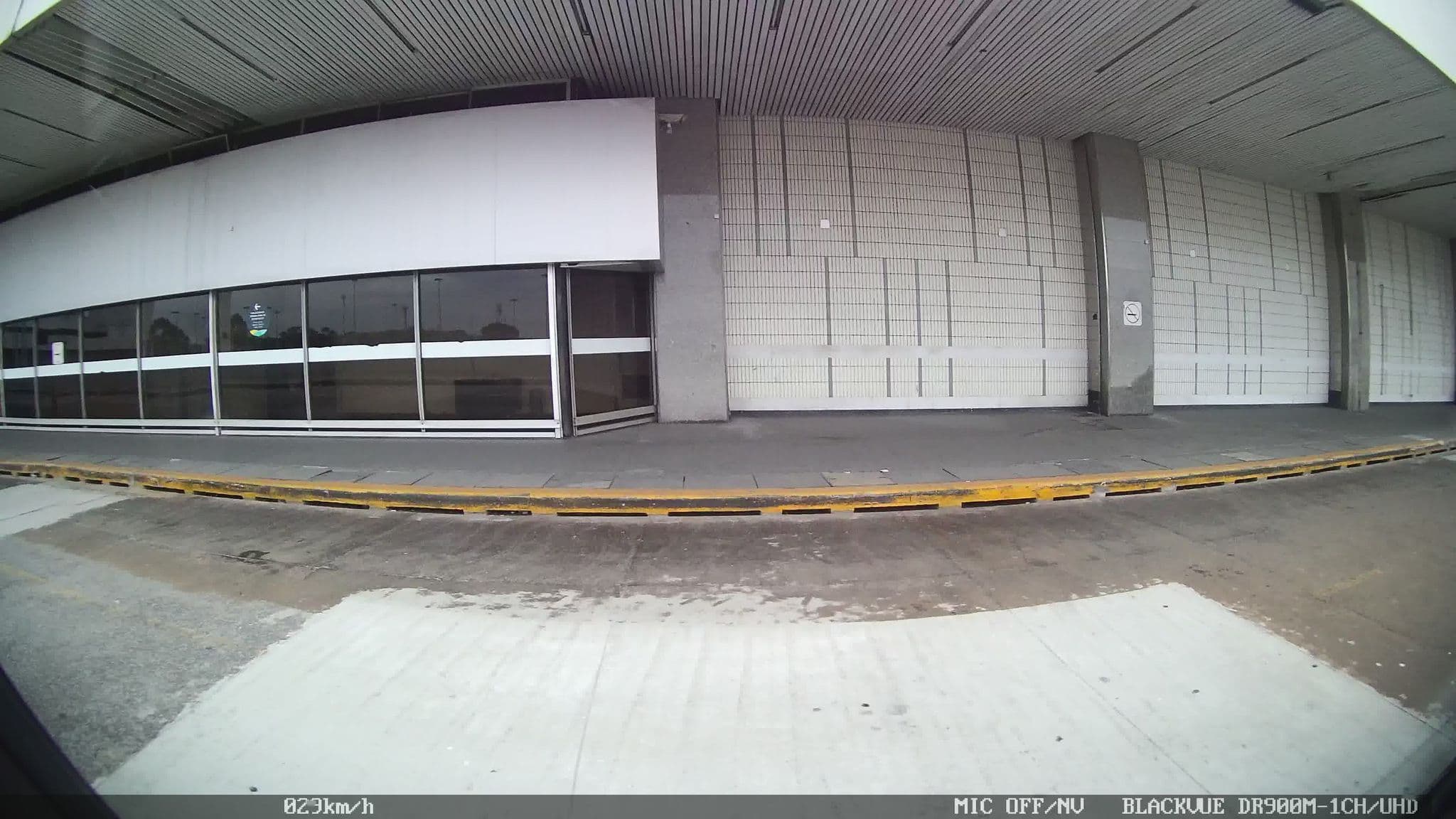 Street view near Rio Aeroporto Hotel, Duque de Caxias — © kaart_2 (CC BY-SA · Mapillary)