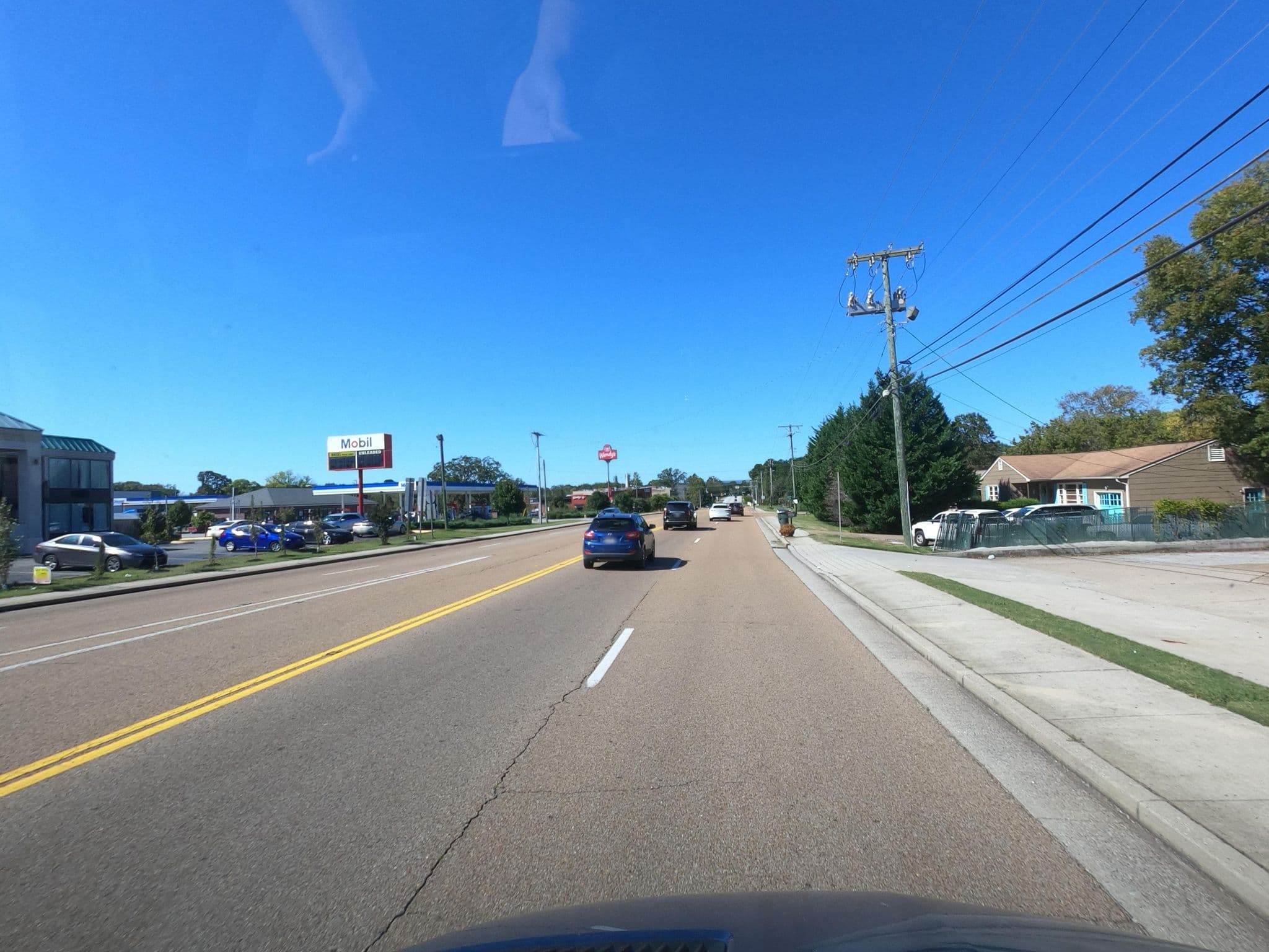 Street view near Econo Lodge, East Brainerd — © aidenrohde (CC BY-SA · Mapillary)