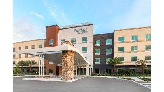 Fairfield by Marriott Inn & Suites Cape Coral/North Fort Myers, Hotel in Lochmoor Waterway Estates