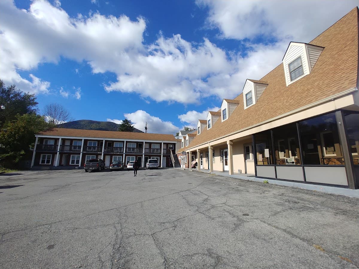 Plaza Motel, Motel in Pearisburg