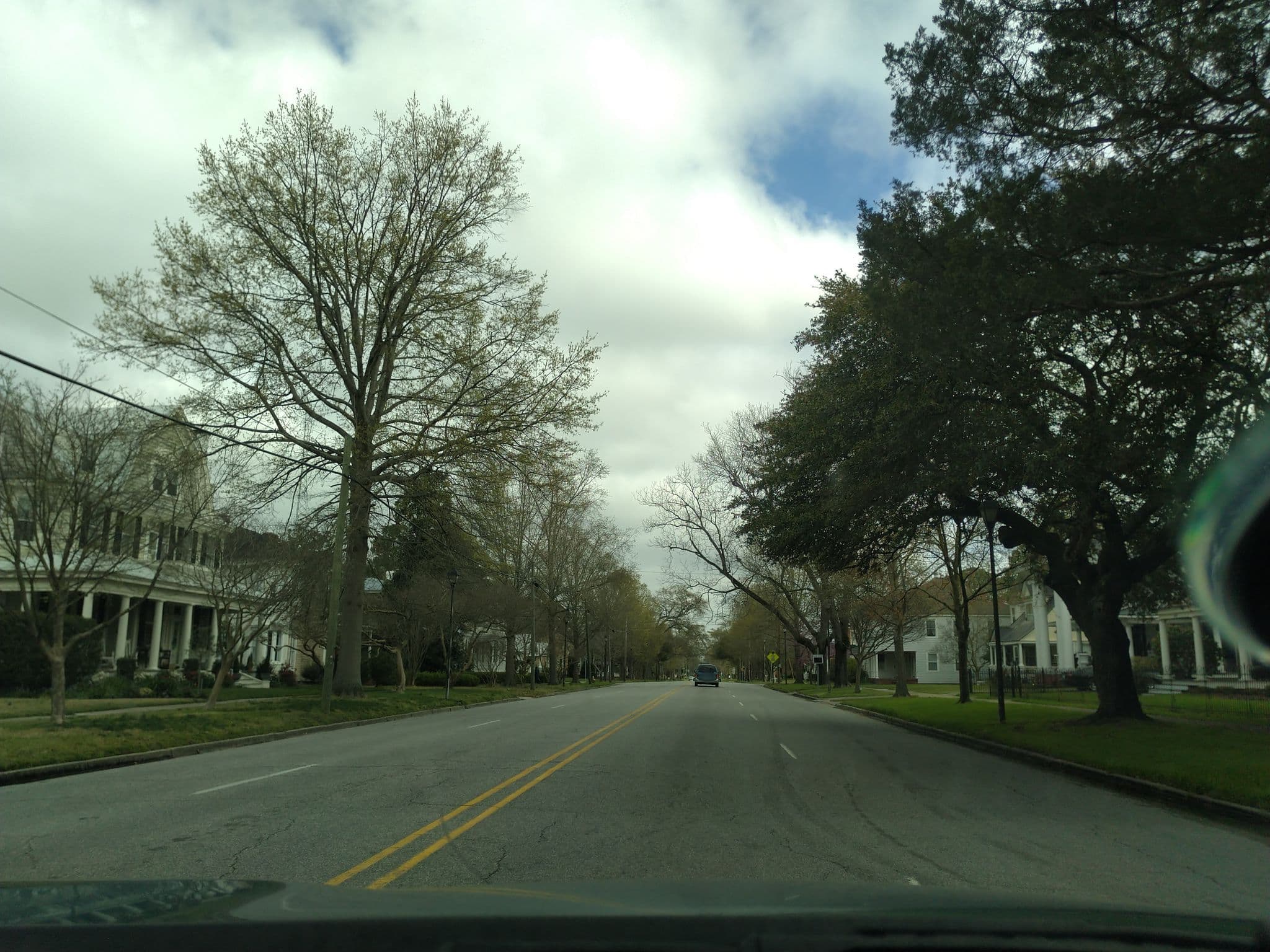 Street view near Inner Banks Inn, Edenton — © sparks (CC BY-SA · Mapillary)