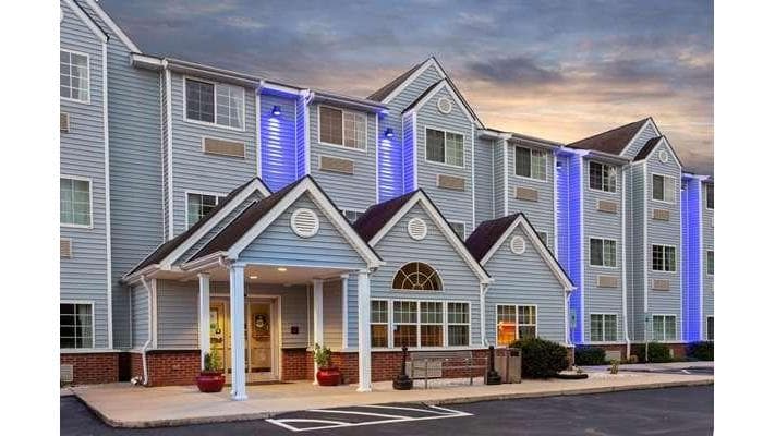 Microtel Inn & Suites by Wyndham Lillington / Campbell University, Hotel in Lillington