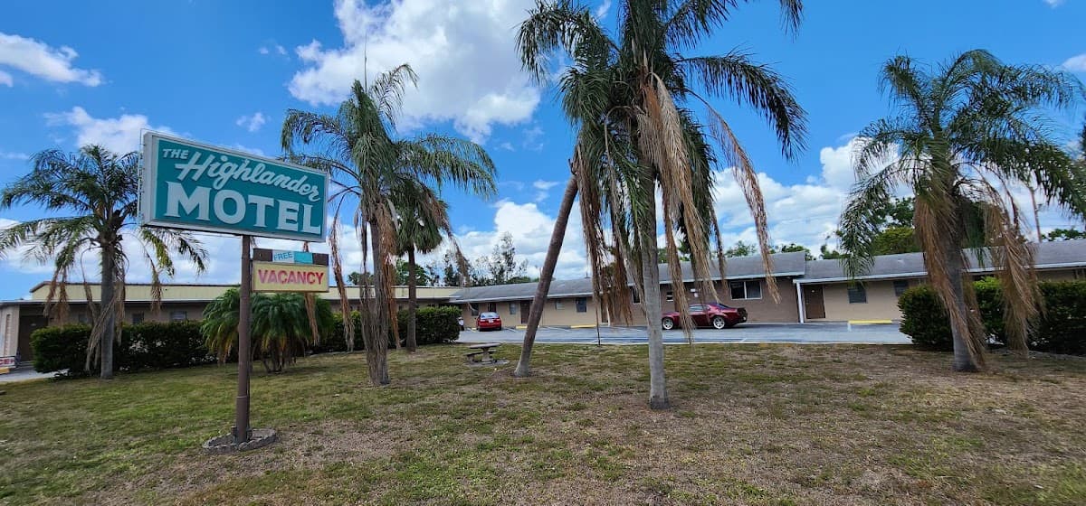 Highlander Motel, Motel in Tice