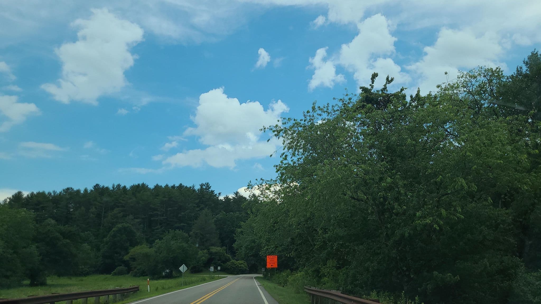 Street view near Station's Inn, Millers Creek — © jacklehoullier (CC BY-SA · Mapillary)