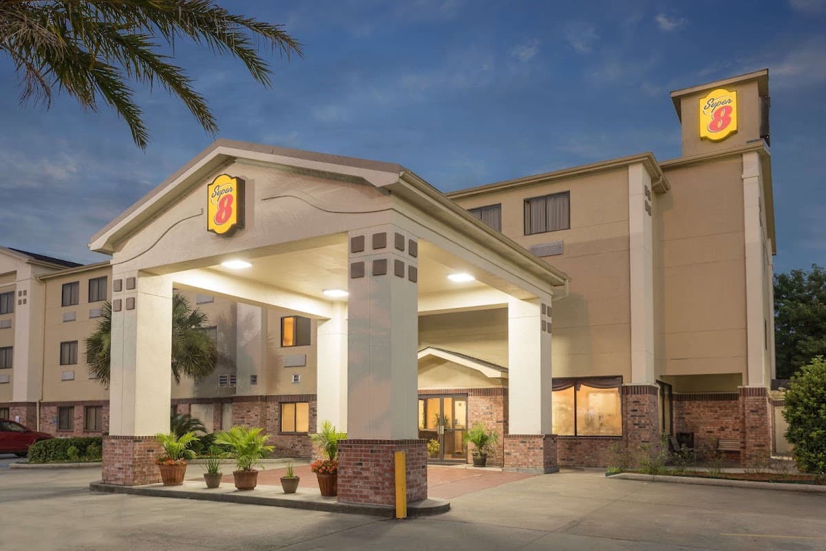 Super 8 by Wyndham Duson Lafayette West Area, Hotel in Duson