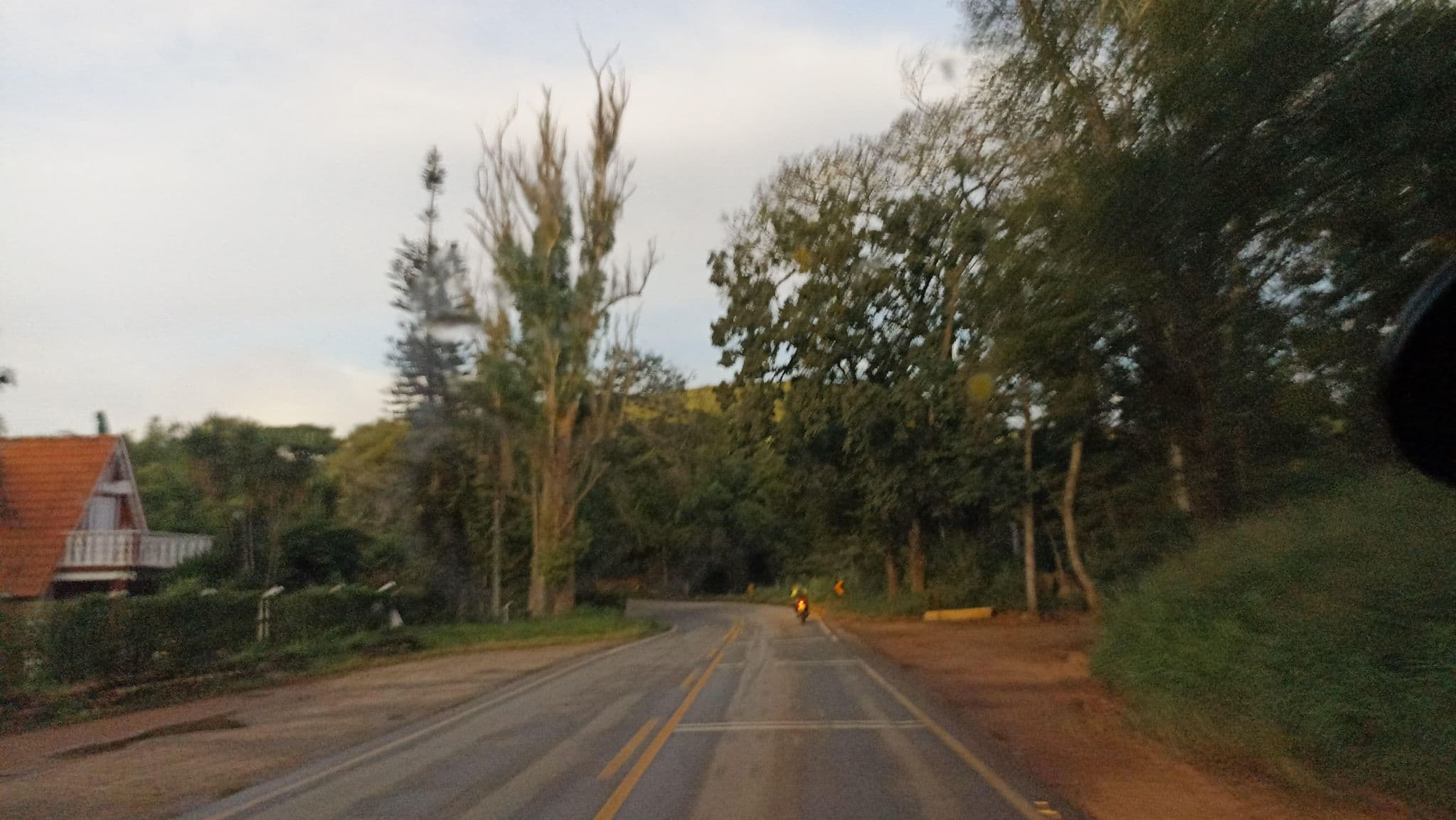 Street view near Hotel Fazenda Bavária, Pouso Alto — © MuitoAlemdasFronteiras (CC BY-SA · Mapillary)